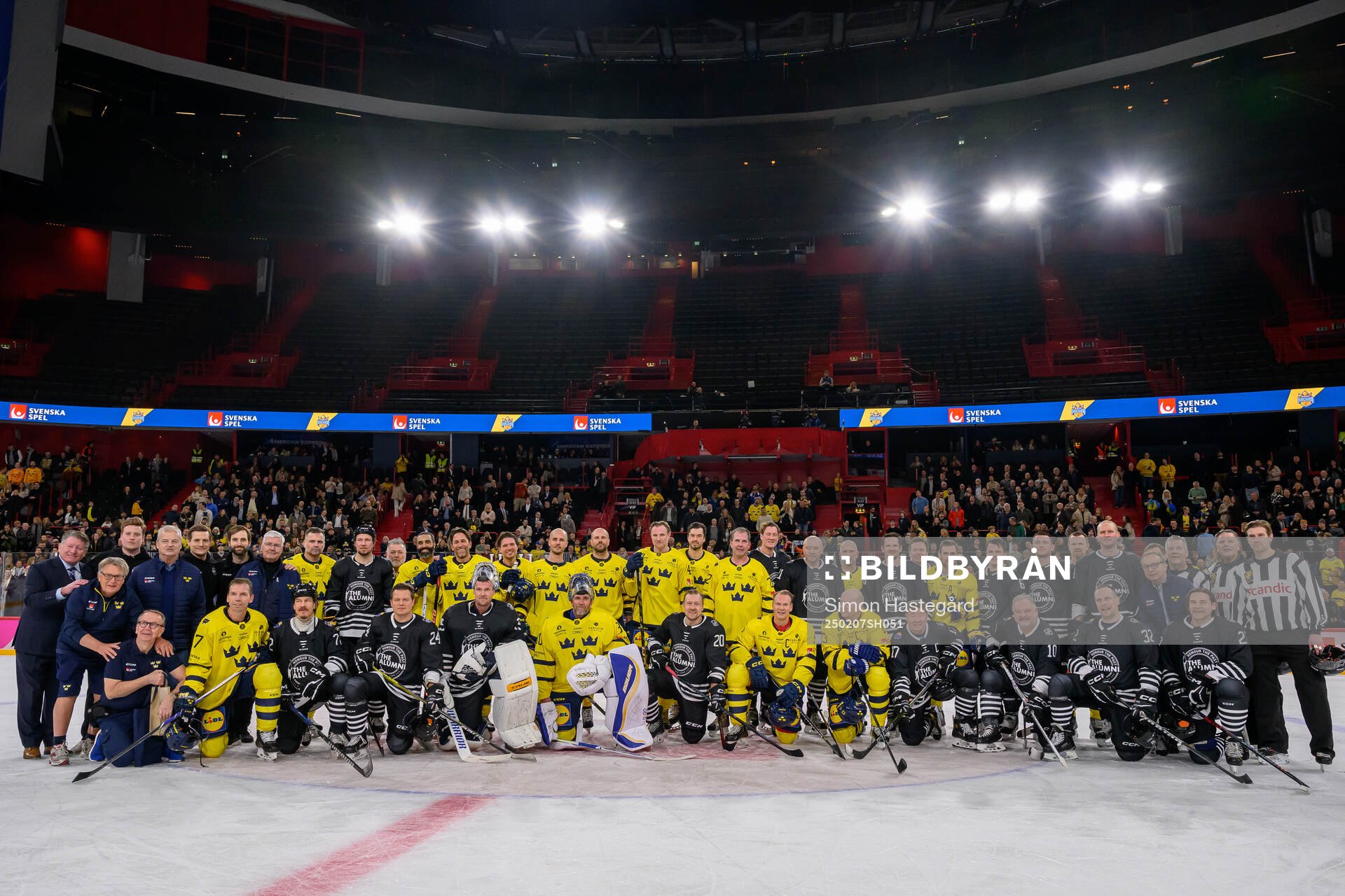 Players of NHL Alumni and Tre Kronor Legends  pose for a