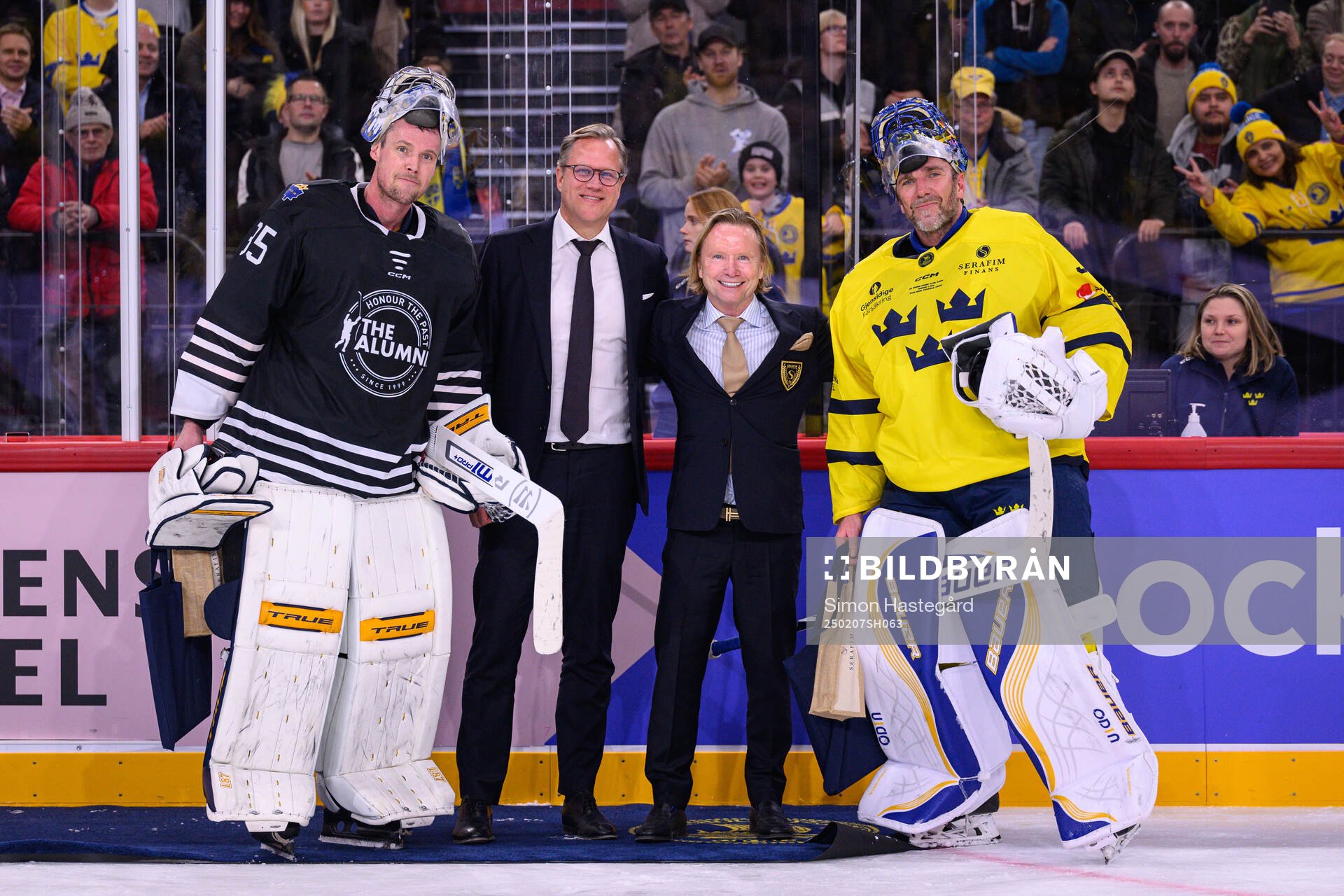 Goaltender Pekka Rinne of NHL Alumni and goaltender Henrik