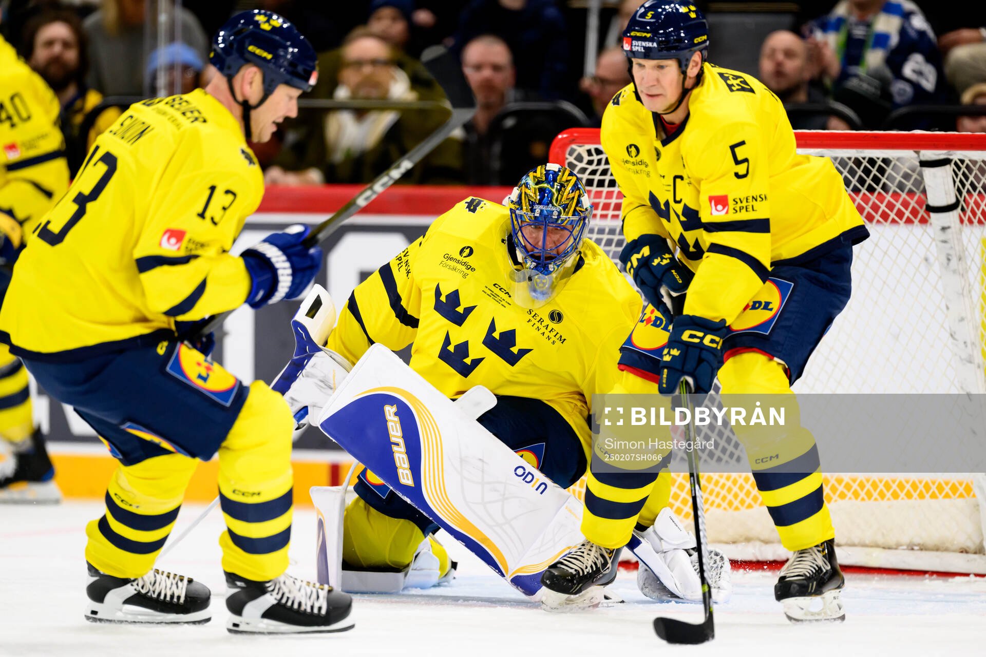 Mats Sundin, goaltender Henrik Lundqvist and Nicklas