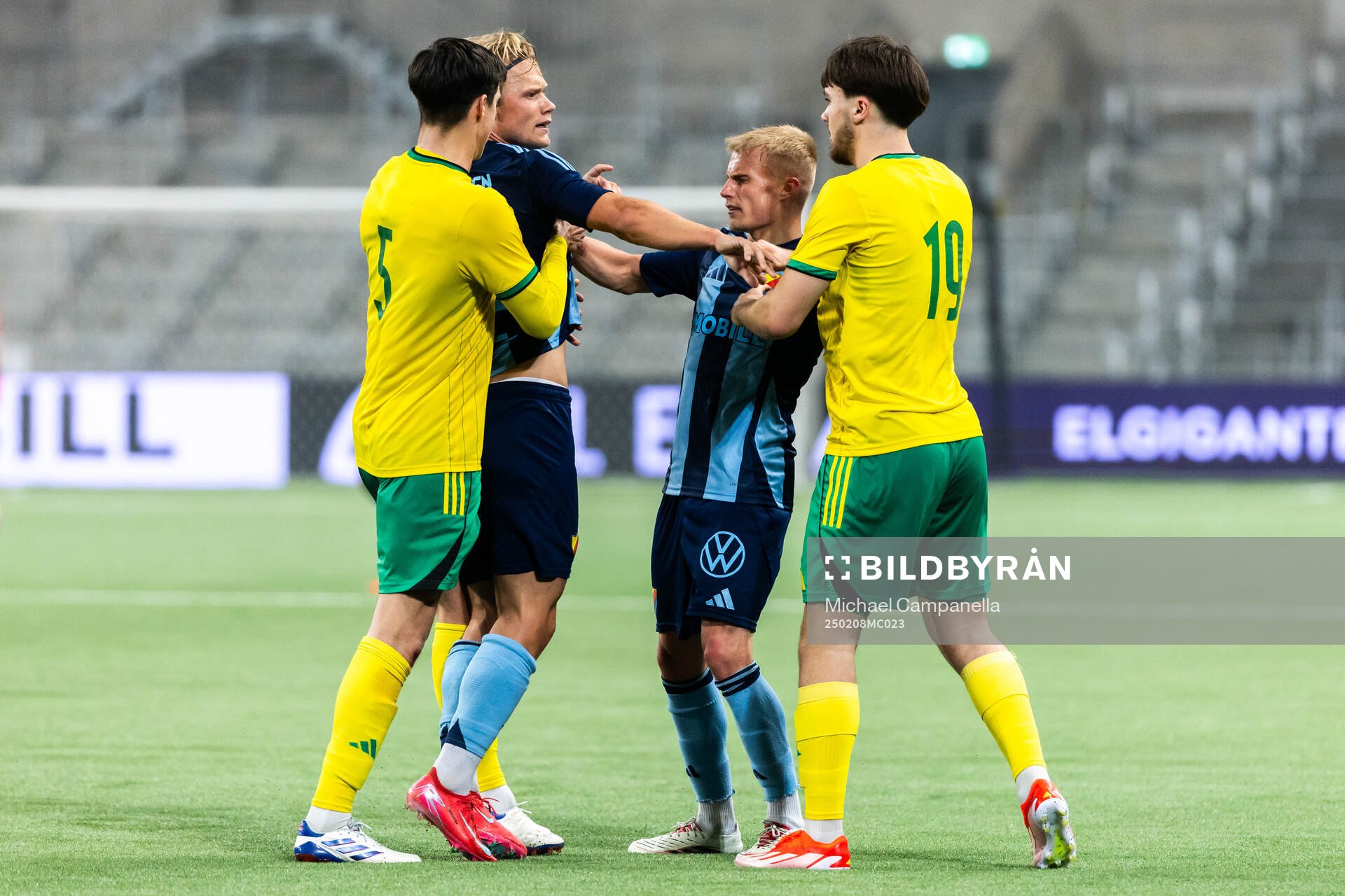 Djurgårdens Tobias Gulliksen och Ilves Oiva Jukkola