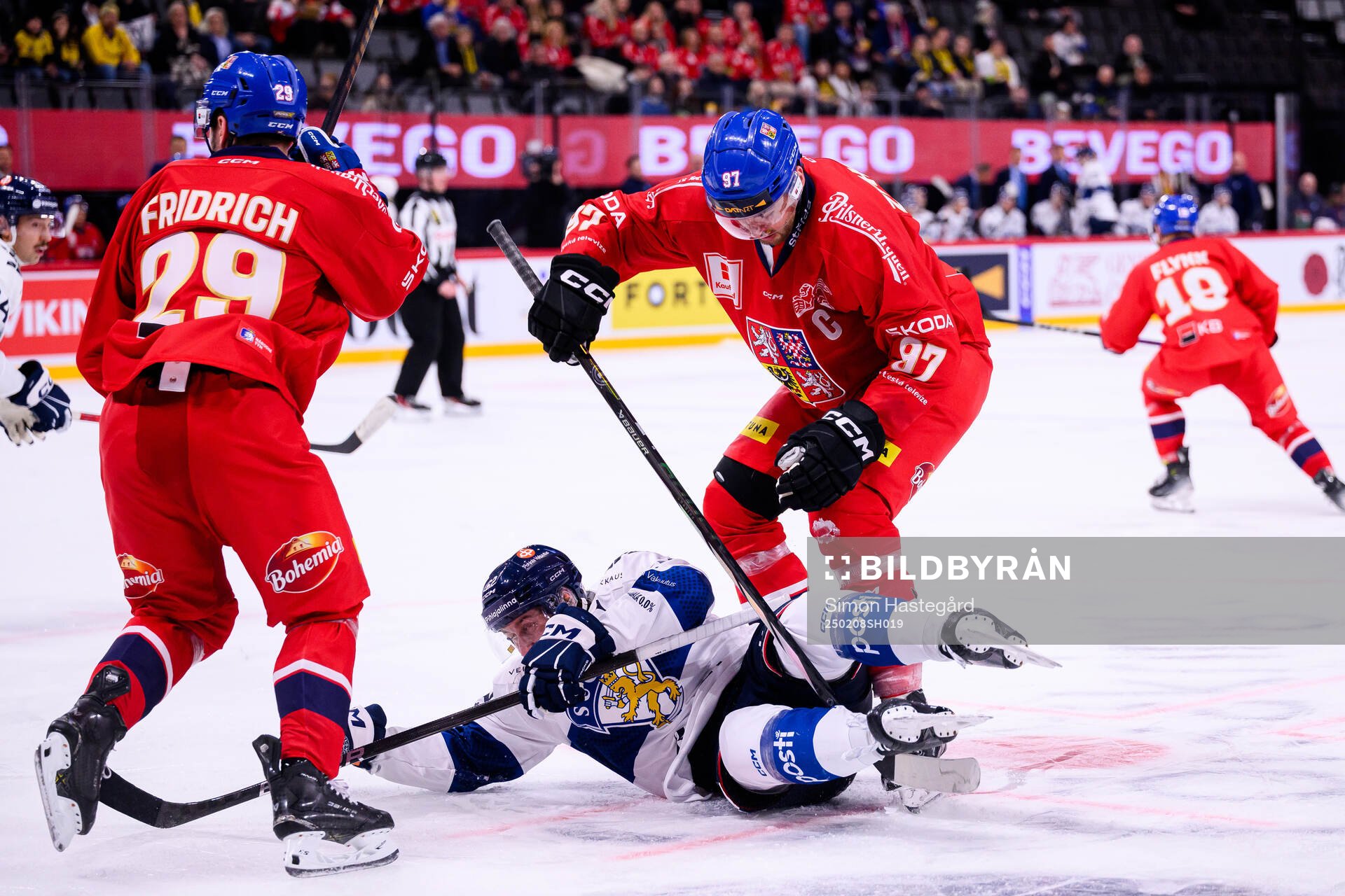 Robert Leino of Finland and Radim Zohorna of Czech Republic
