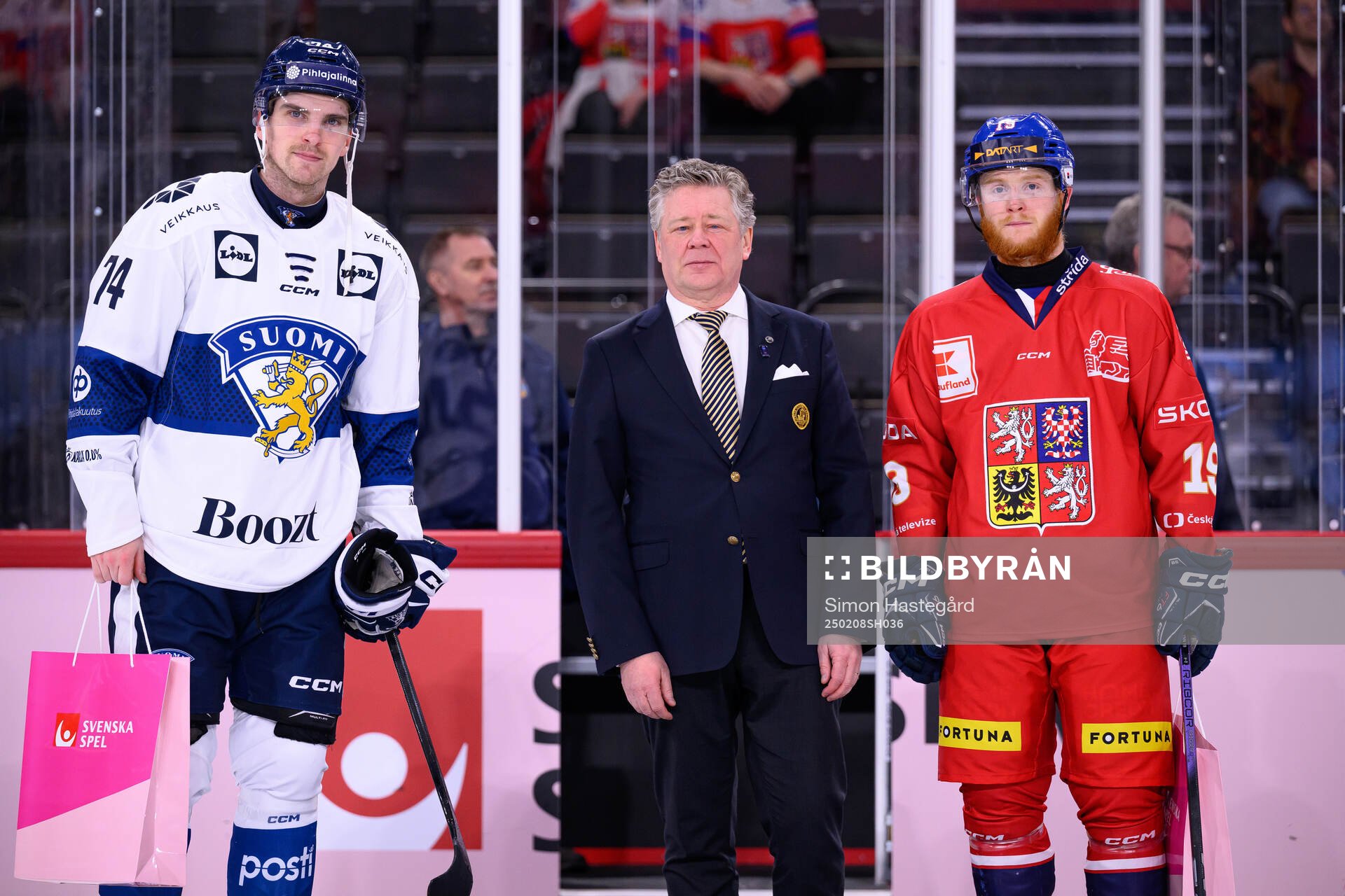 Julius Nättinen of Finland and Oscar Flynn of Czech