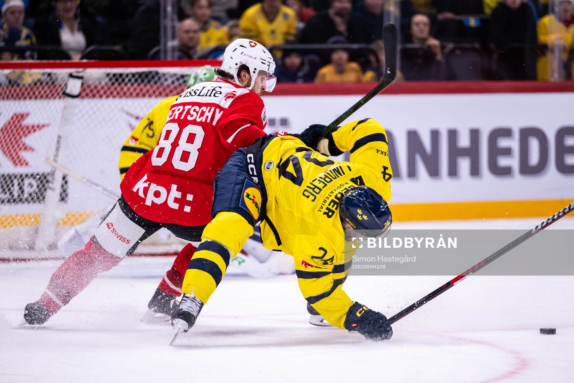 Christoph Bertschy and Oscar Lindberg of Sweden