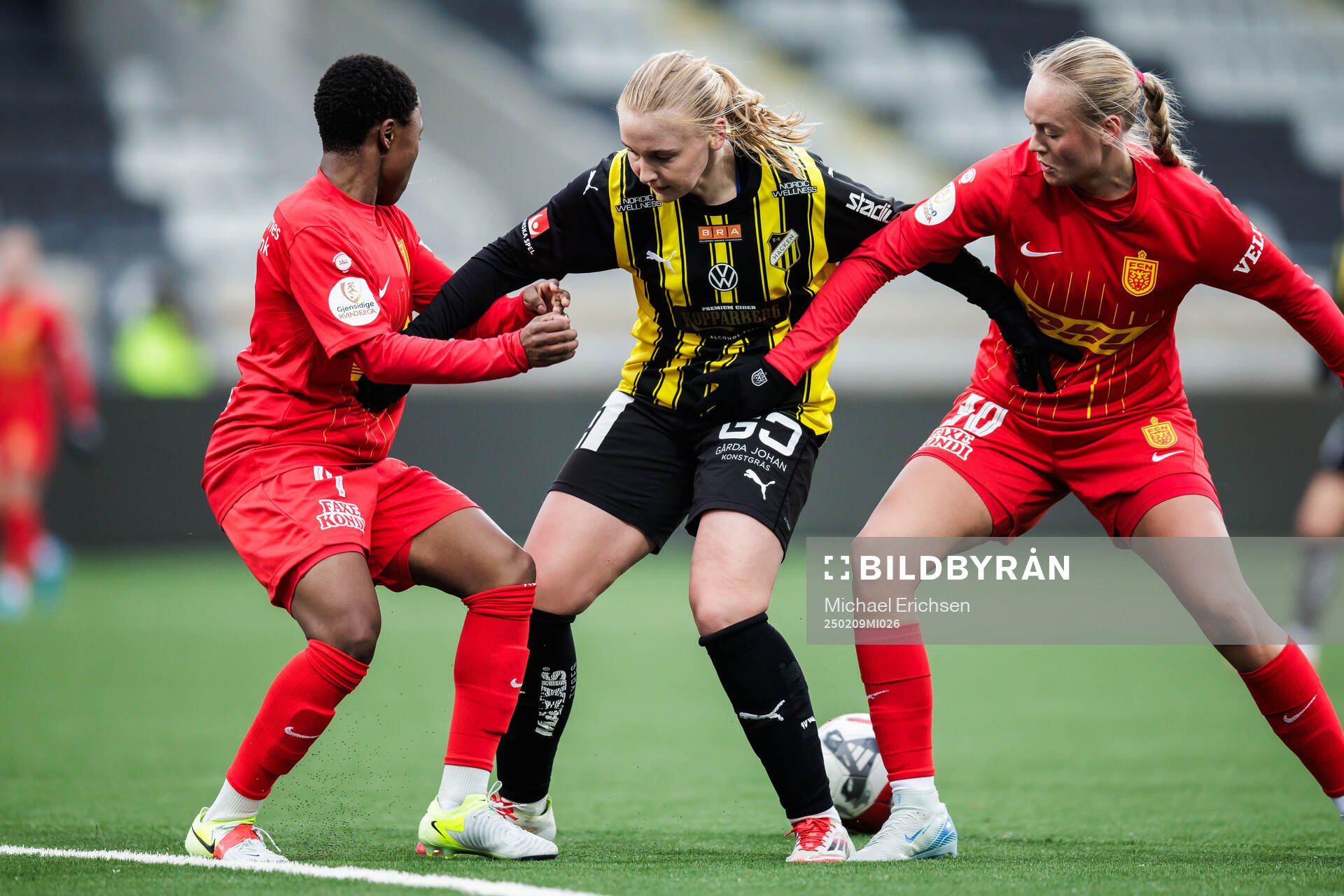 FC Nordsjällands Bongeka Gamede och Celine Kampman mot