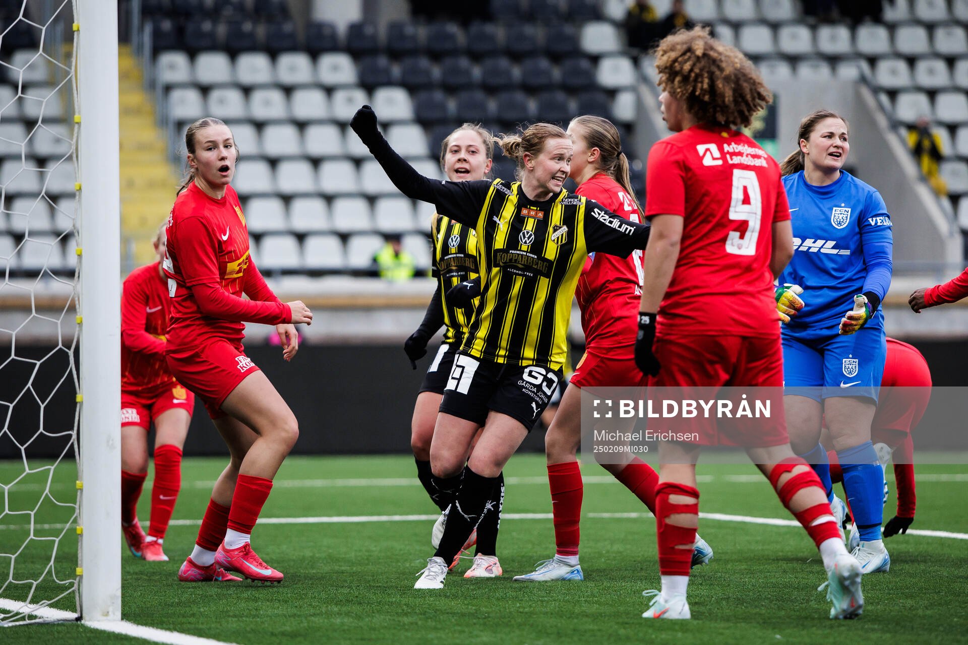 Häckens Emma Östlund jublar