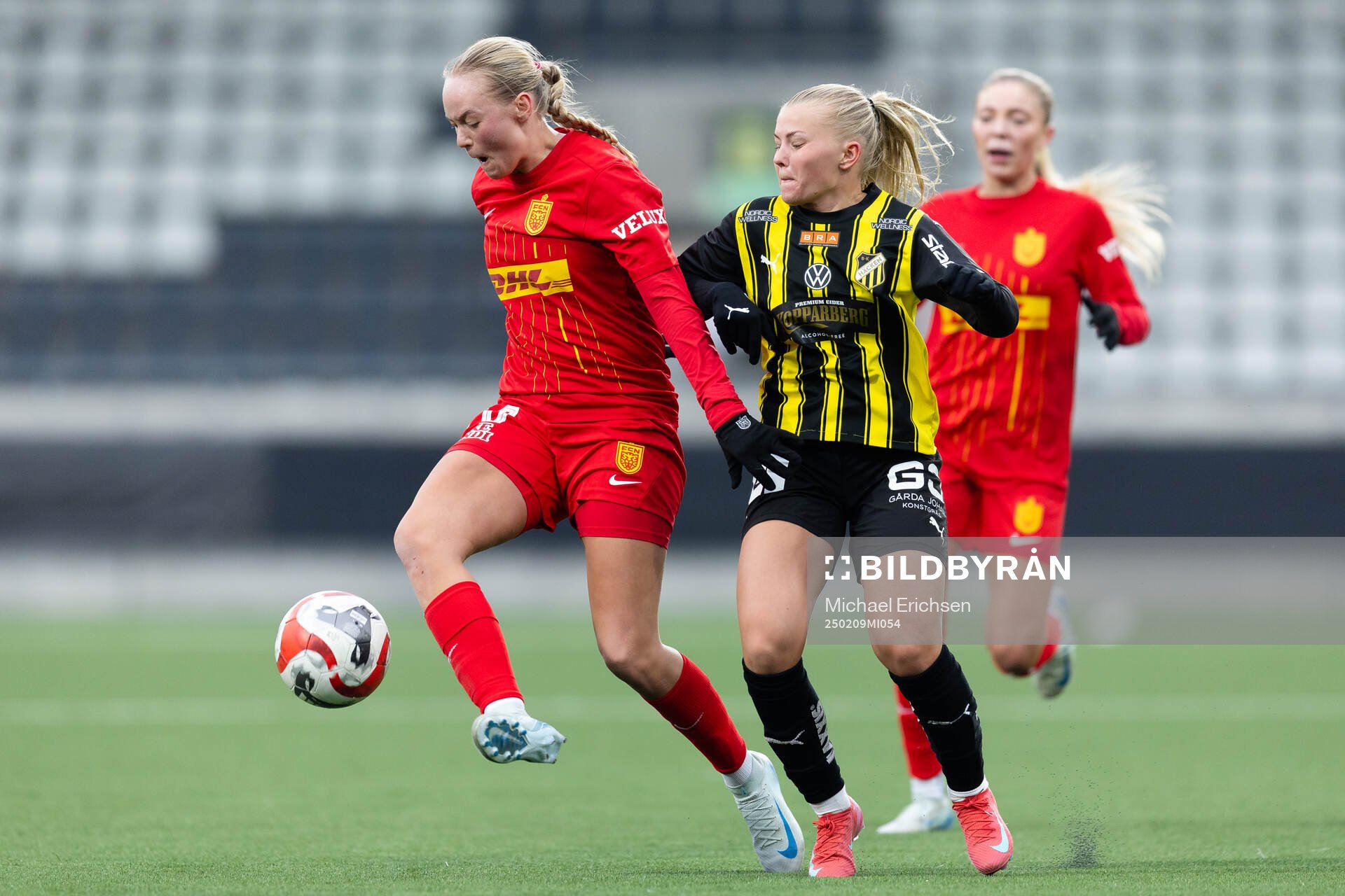 FC Nordsjällands Celine Kampman och Häckens Matilda