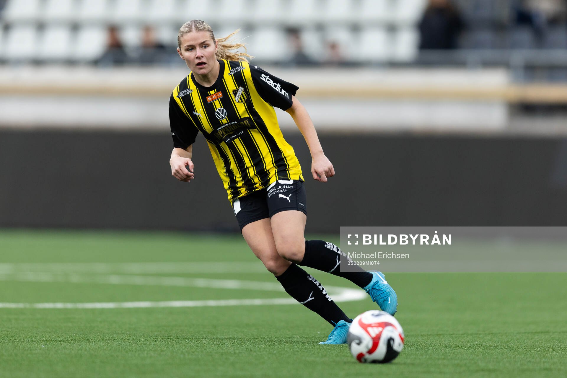 Häckens Emelie Byrnak under träningsmatchen i fotboll mellan Häcken och FC Nordsjälland den 9 februari 2025 i Göteborg. 