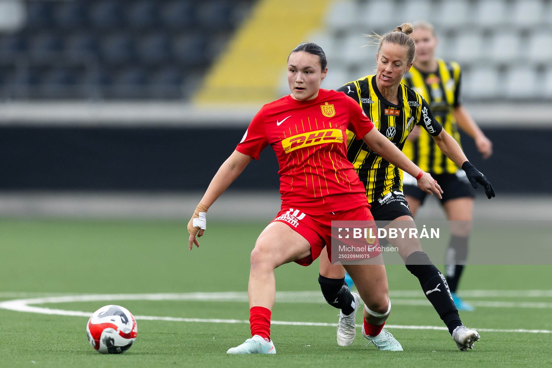 FC Nordsjällands Alma Aagard och Häckens Aivi Luik
