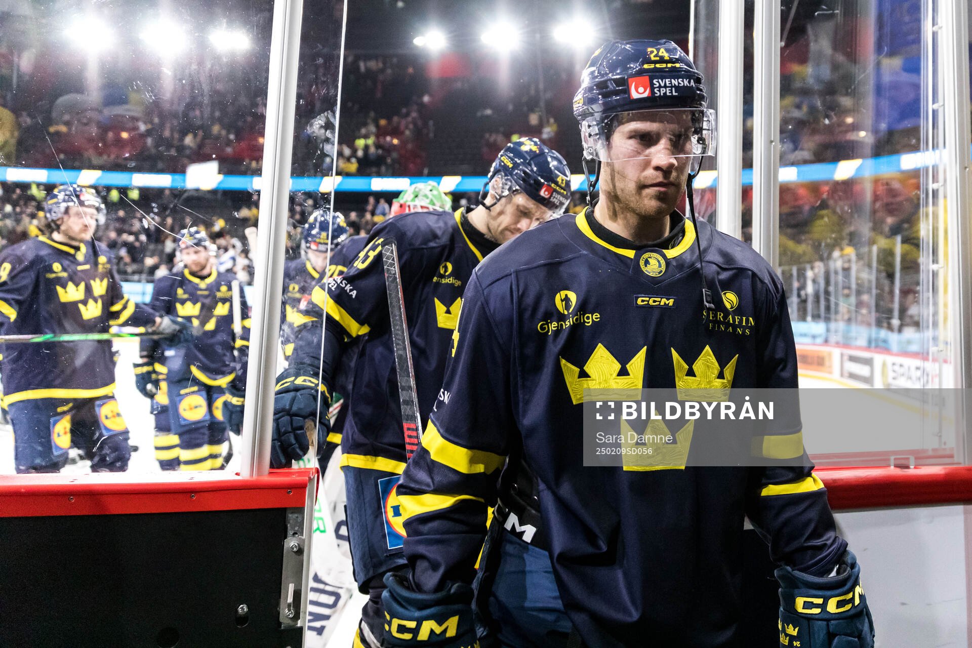 Oscar Lindberg of Sweden looks dejected