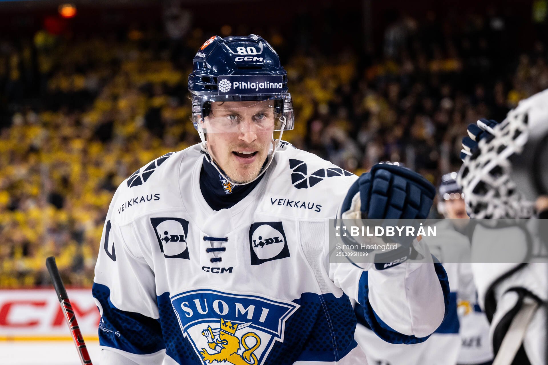 Saku Maenalanen of Finland celebrates