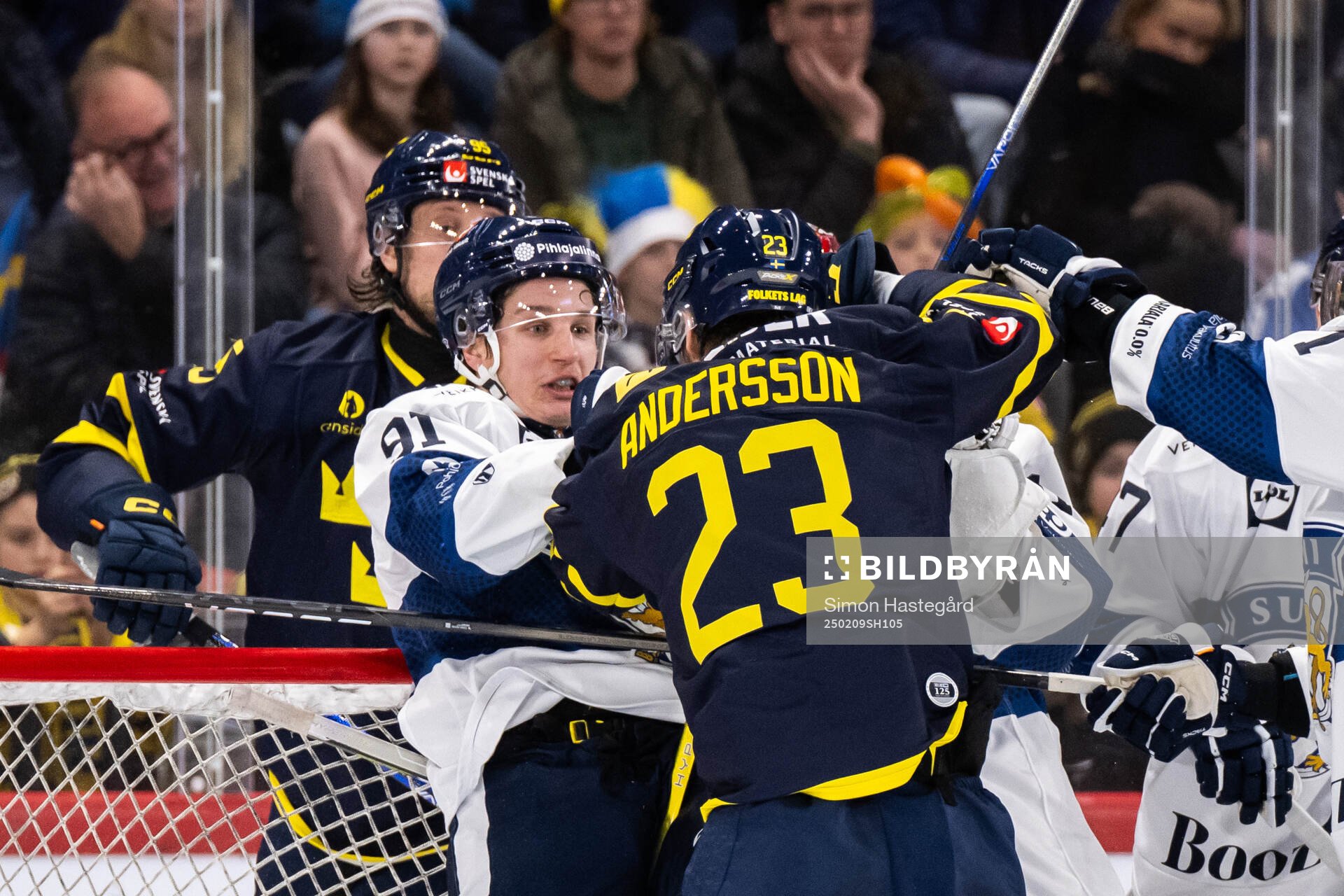 Oliver Kapanen of Finland and Lias Andersson of Sweden