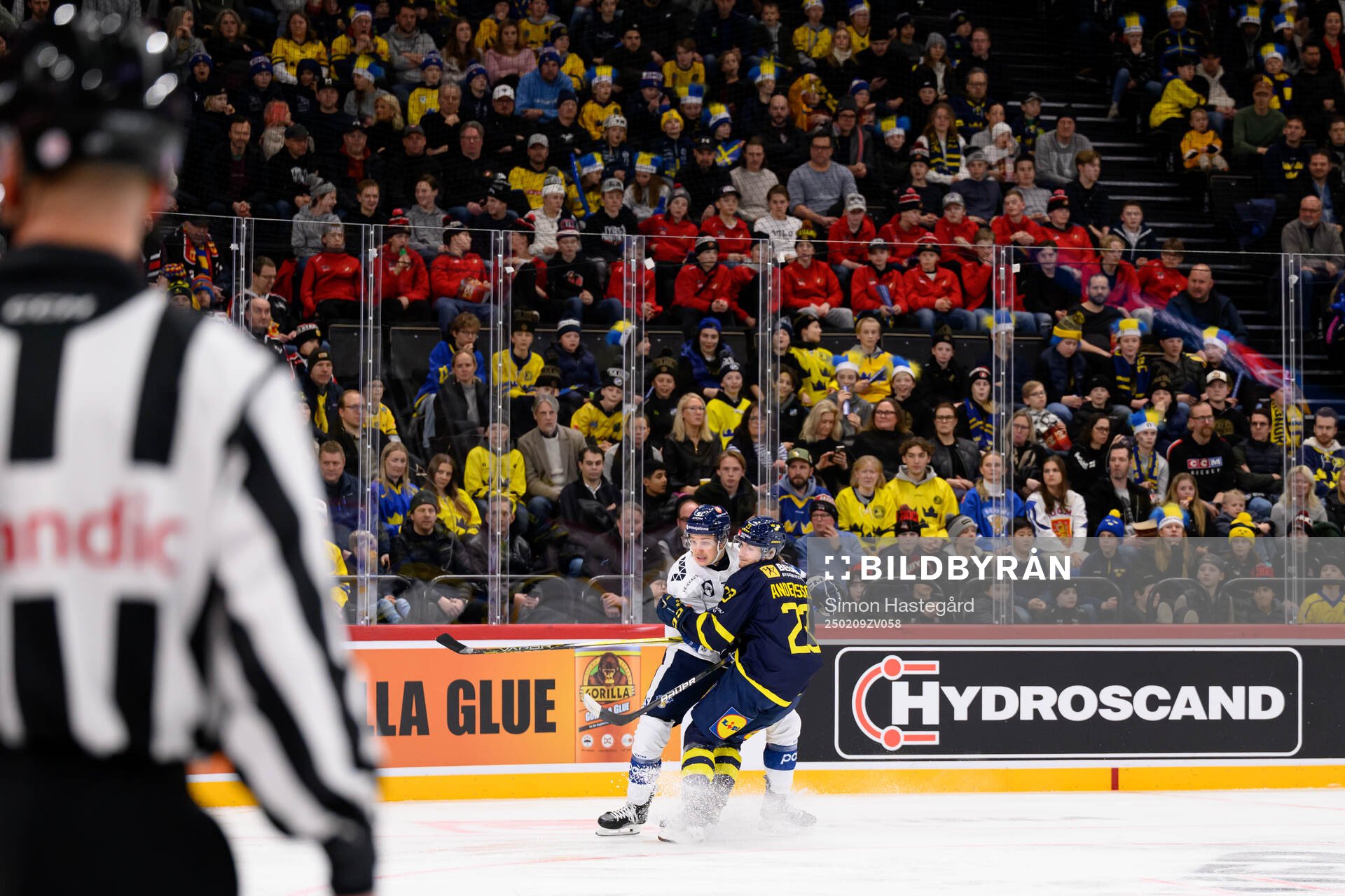 Oliver Kapanen of Finland and Lias Andersson of Sweden