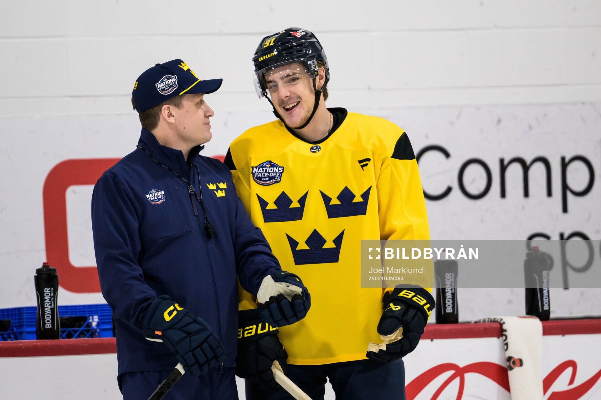 Head coach Sam Hallam and Leo Carlsson of Sweden at a
