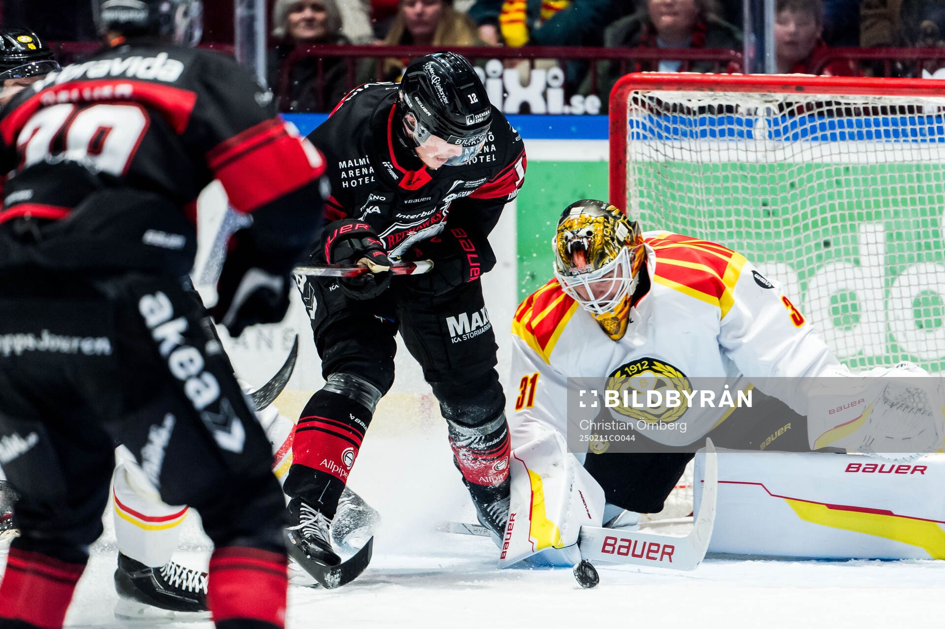 Malmö Redhawks Linus Öberg och Brynäs målvakt Erik