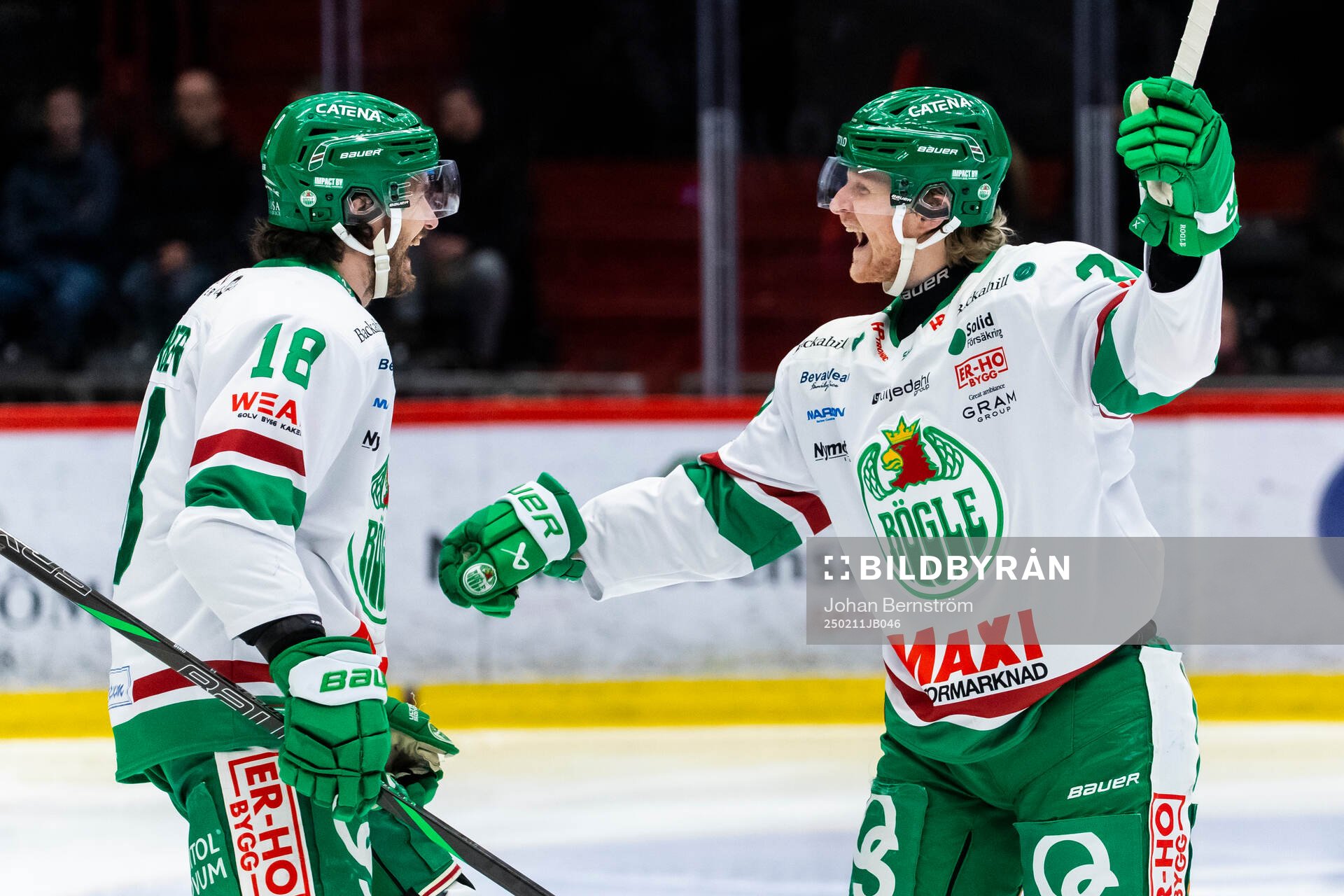 Rögles Joachim Blichfeld jublar med Dennis Everberg
