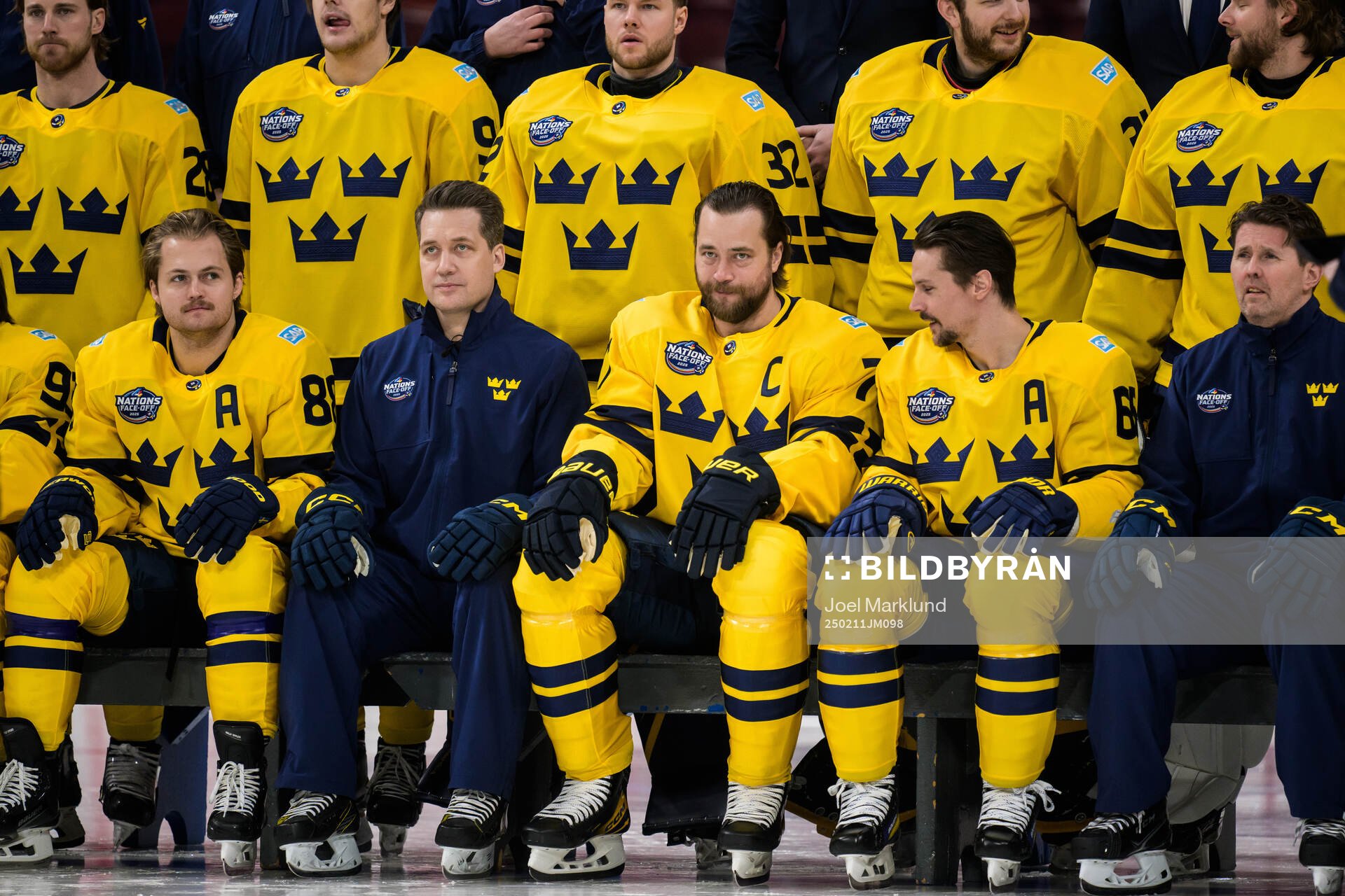 William Nylander, head coach Sam Hallam, Victor Hedman,