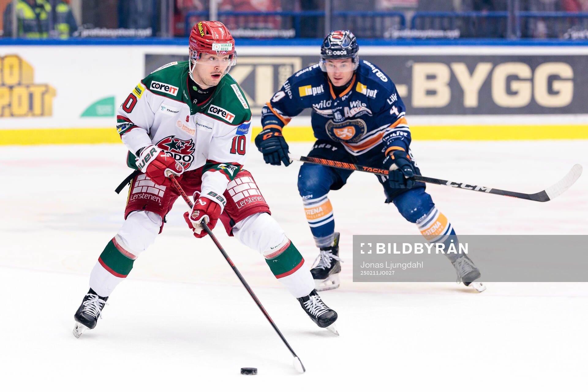 Modos Sampo Ranta och Växjös Keegan Lowe