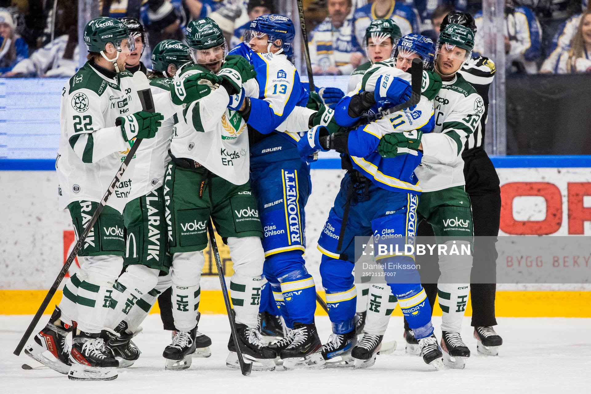 Färjestads David Tomasek och Leksands Jon Knuts och Martin