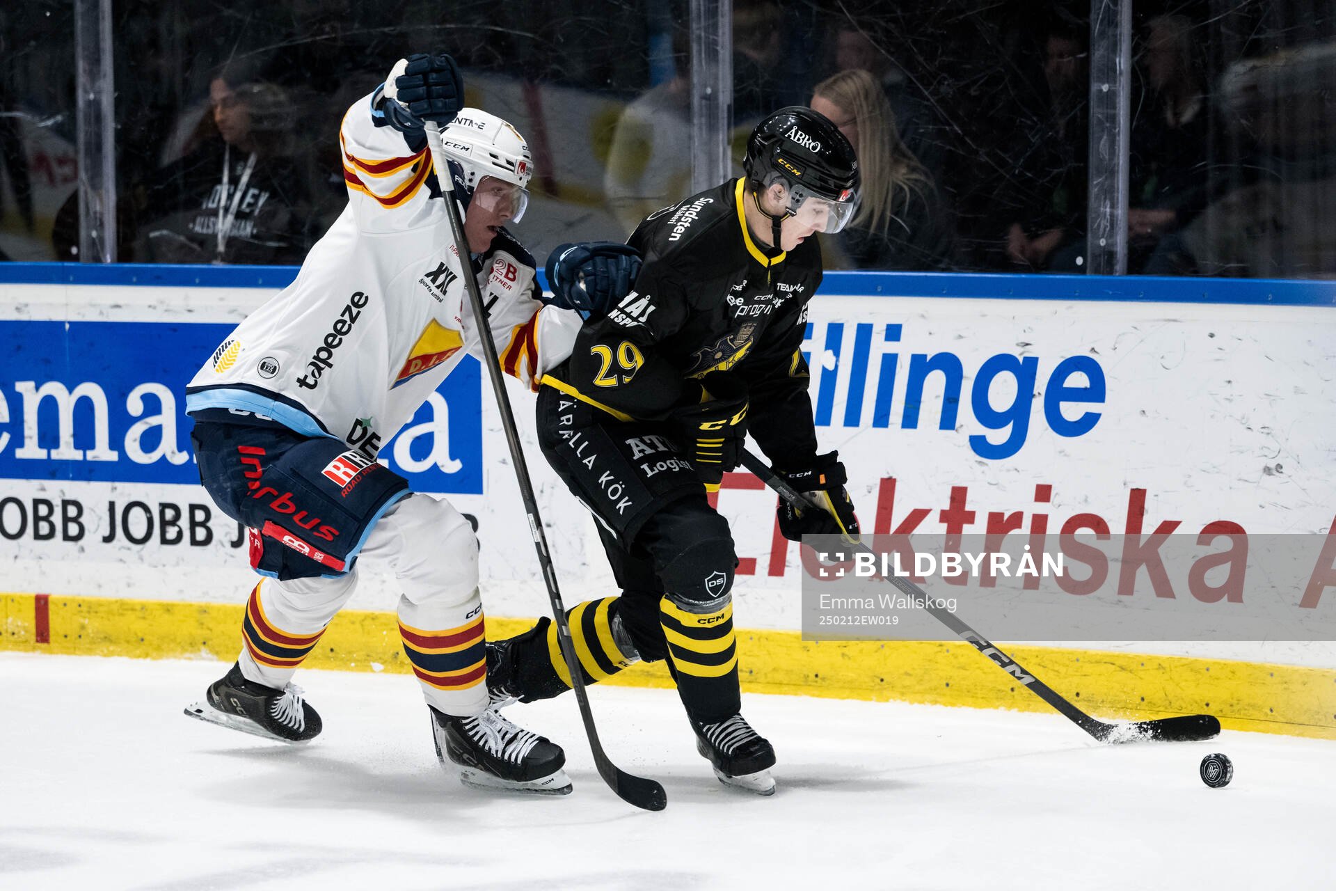 Djurgårdens Edvin Hammarlund och AIKs Daniel Ljungman