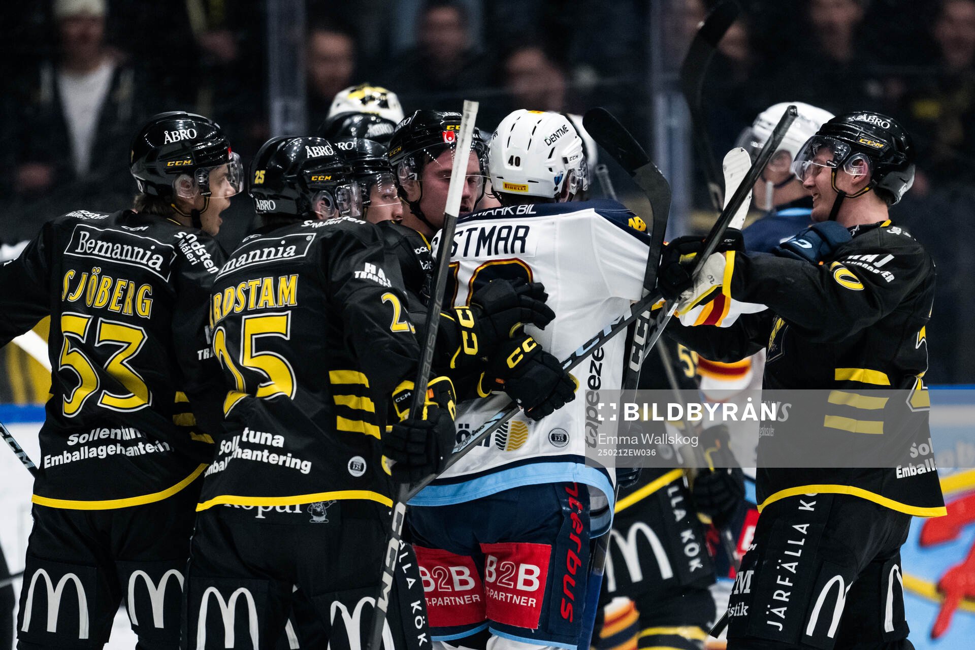 Djurgårdens Arvid Costmar bråkar med AIKs Albert