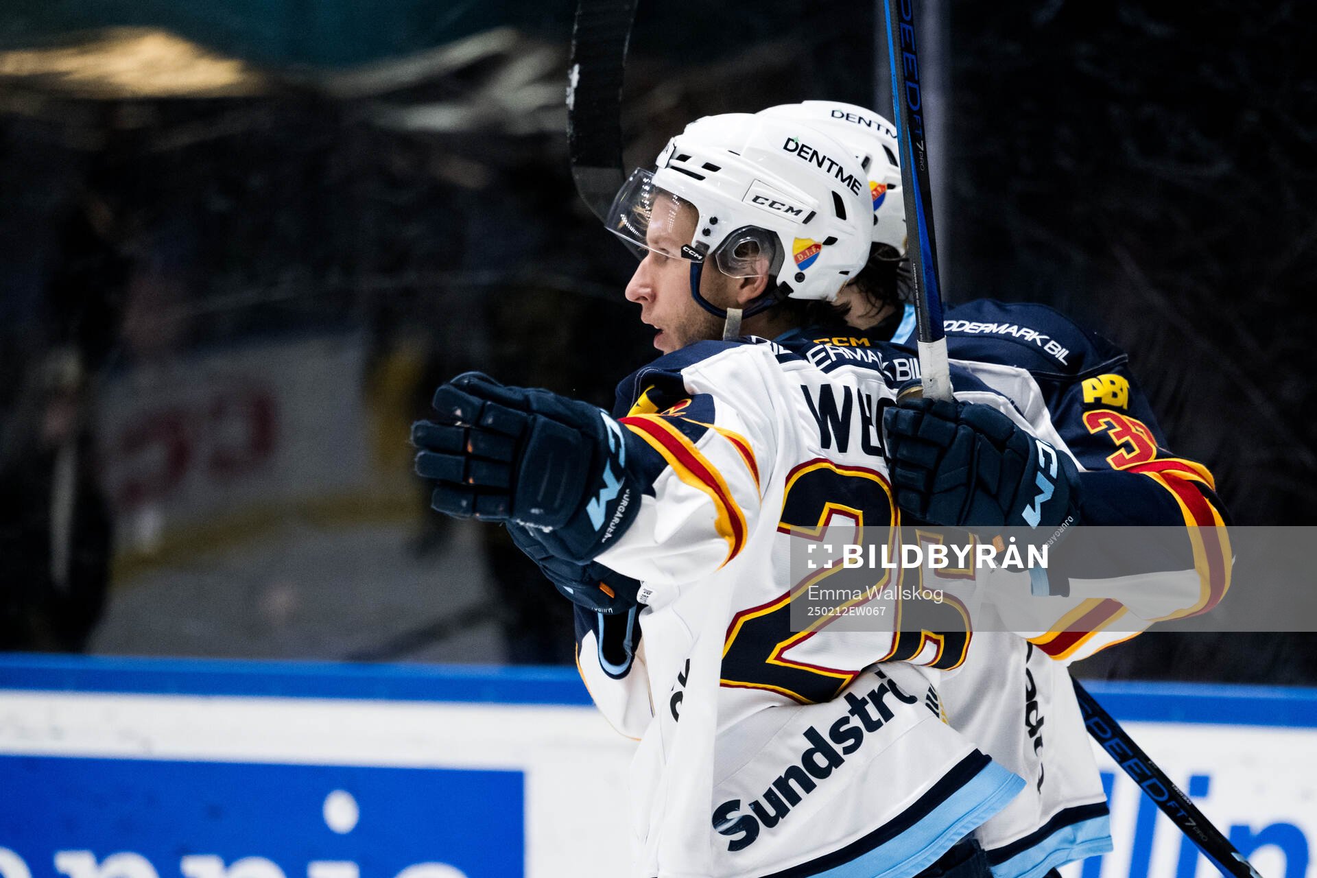 Djurgårdens Fredric Weigel och Victor Eklund jublar