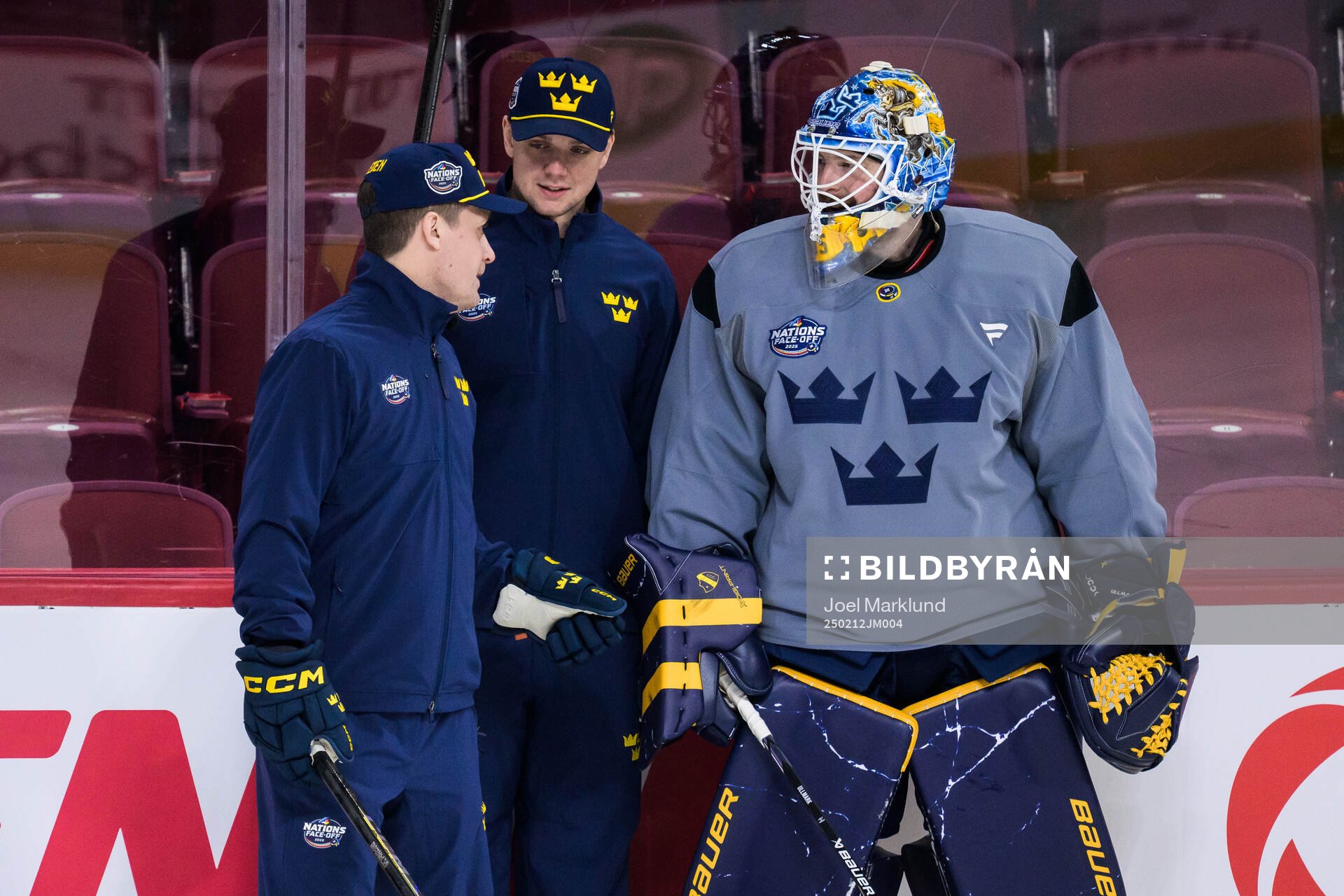 Head coach Sam Hallam, goaltender coach Anthon Hansson and