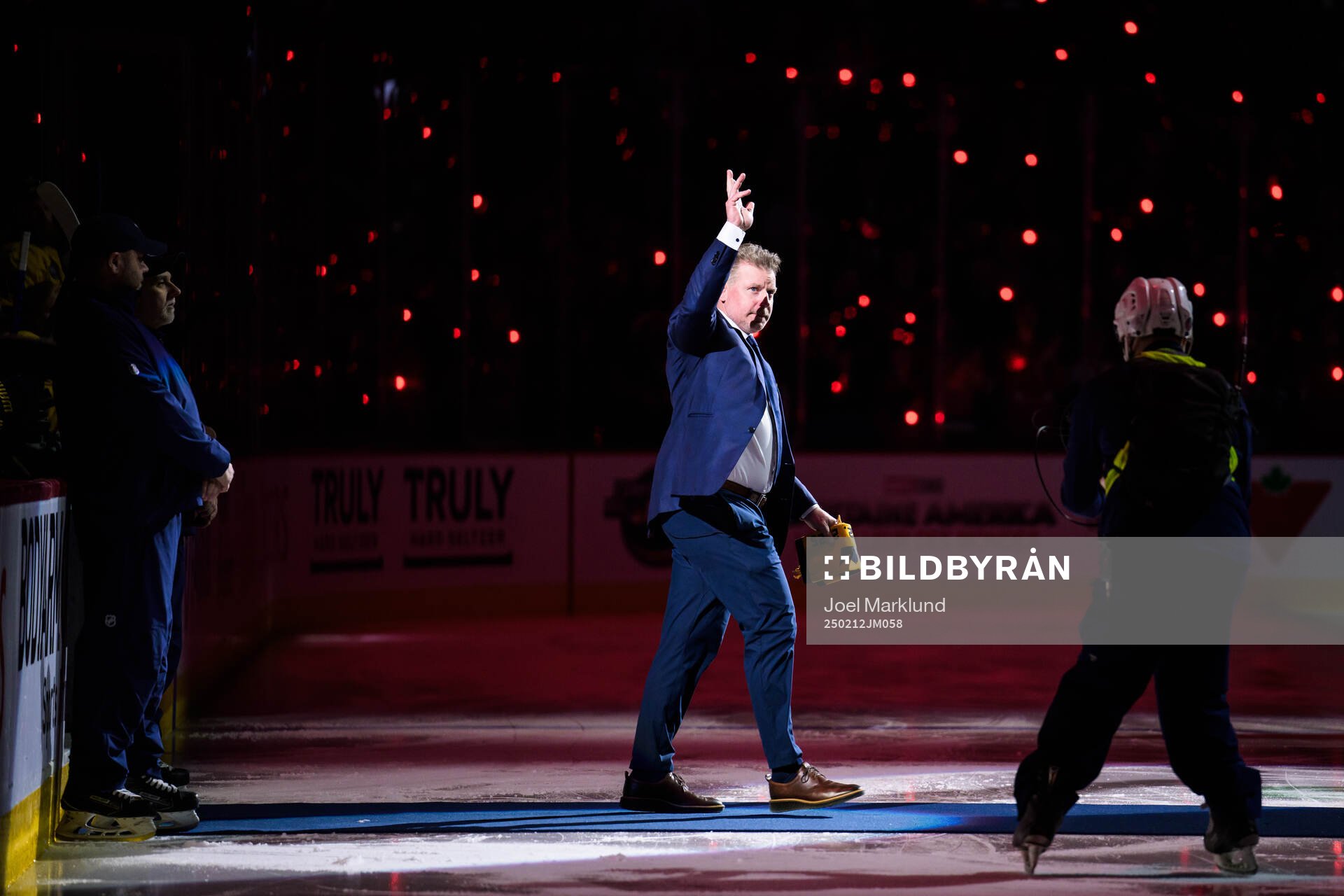 Assistant coach Daniel Alfredsson of Sweden