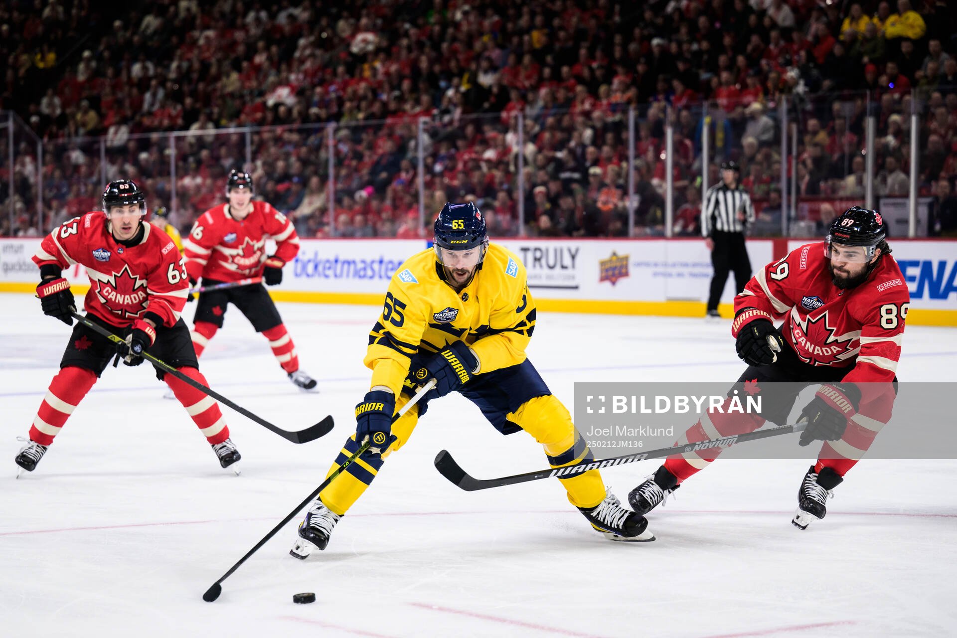 Erik Karlsson of Sweden and Drew Doughty of Canada