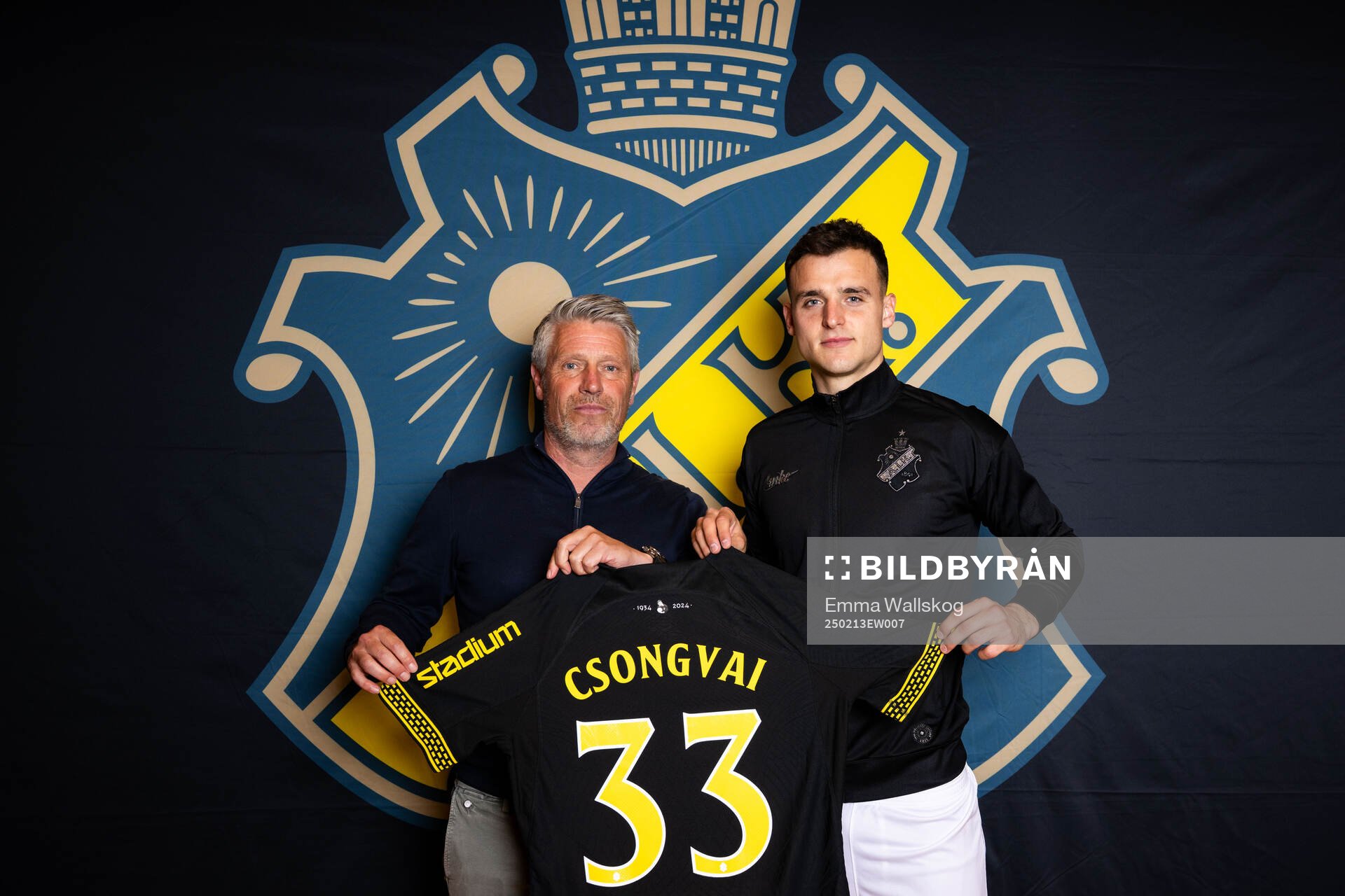 AIKs sportchef Thomas Berntsen och Áron Csongvai