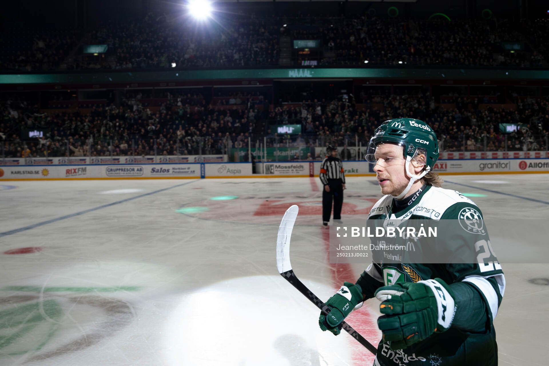 Färjestads Oskar Steen jublar