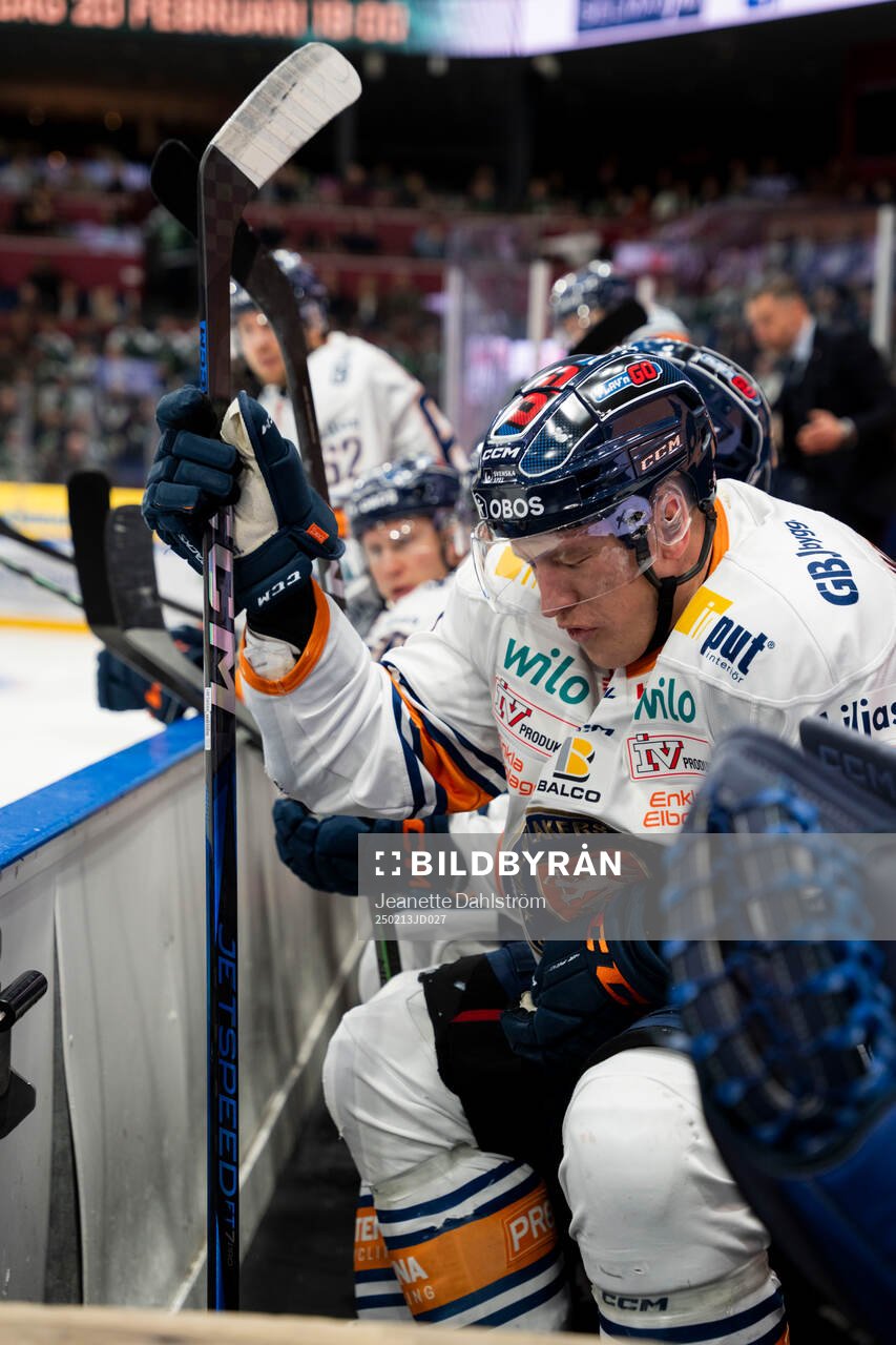 Växjös Emil Sylvegård har ont