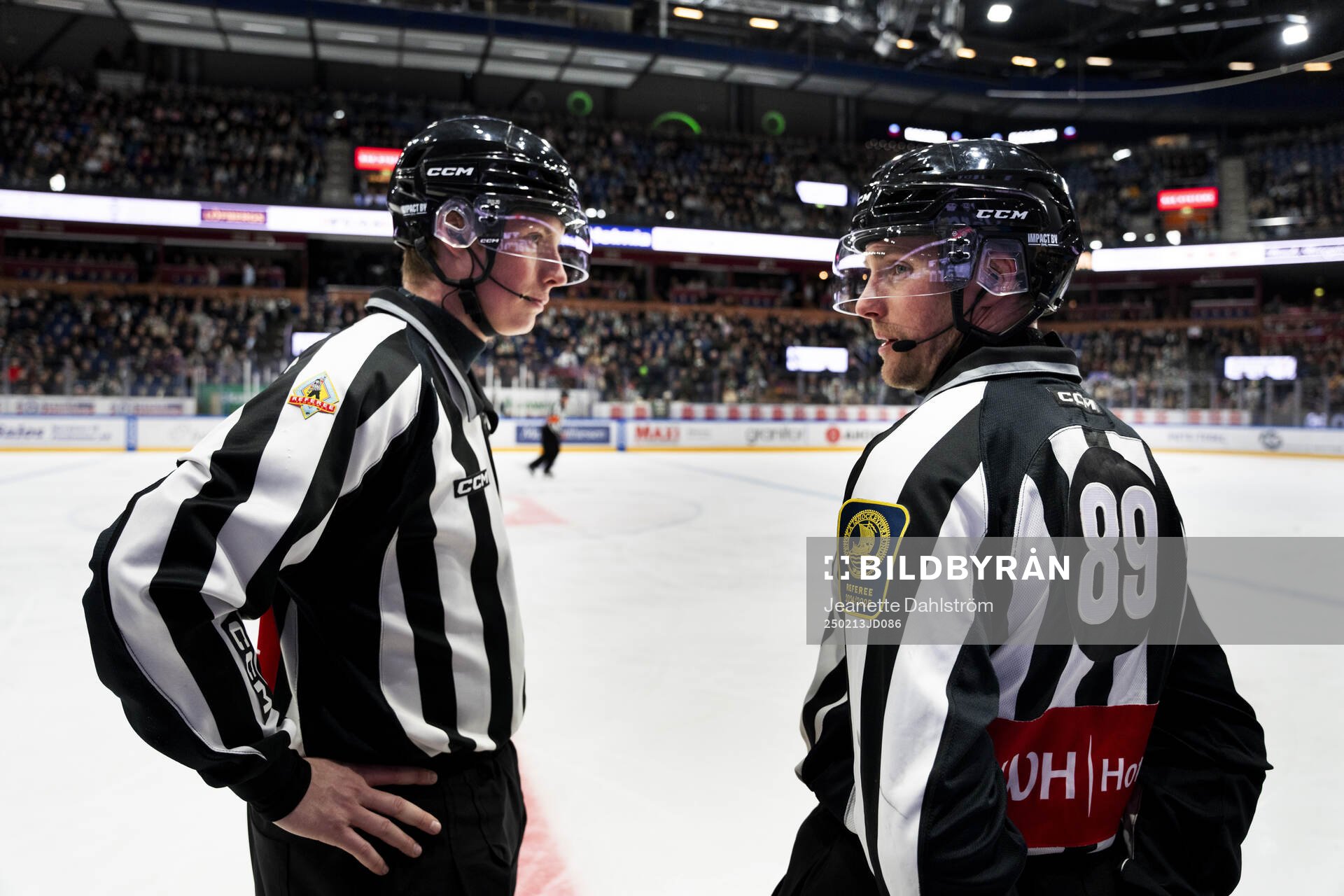 Domare Christoffer Holm och Gustav Jonsson