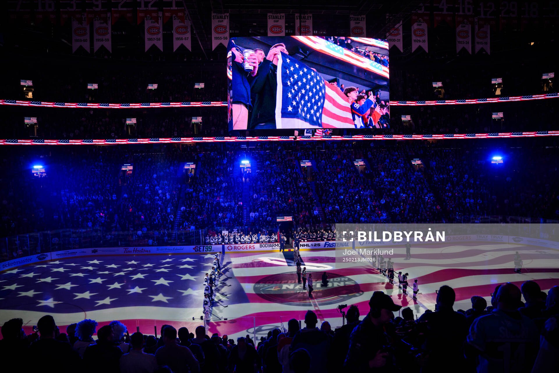 The national anthem of USA is being performed