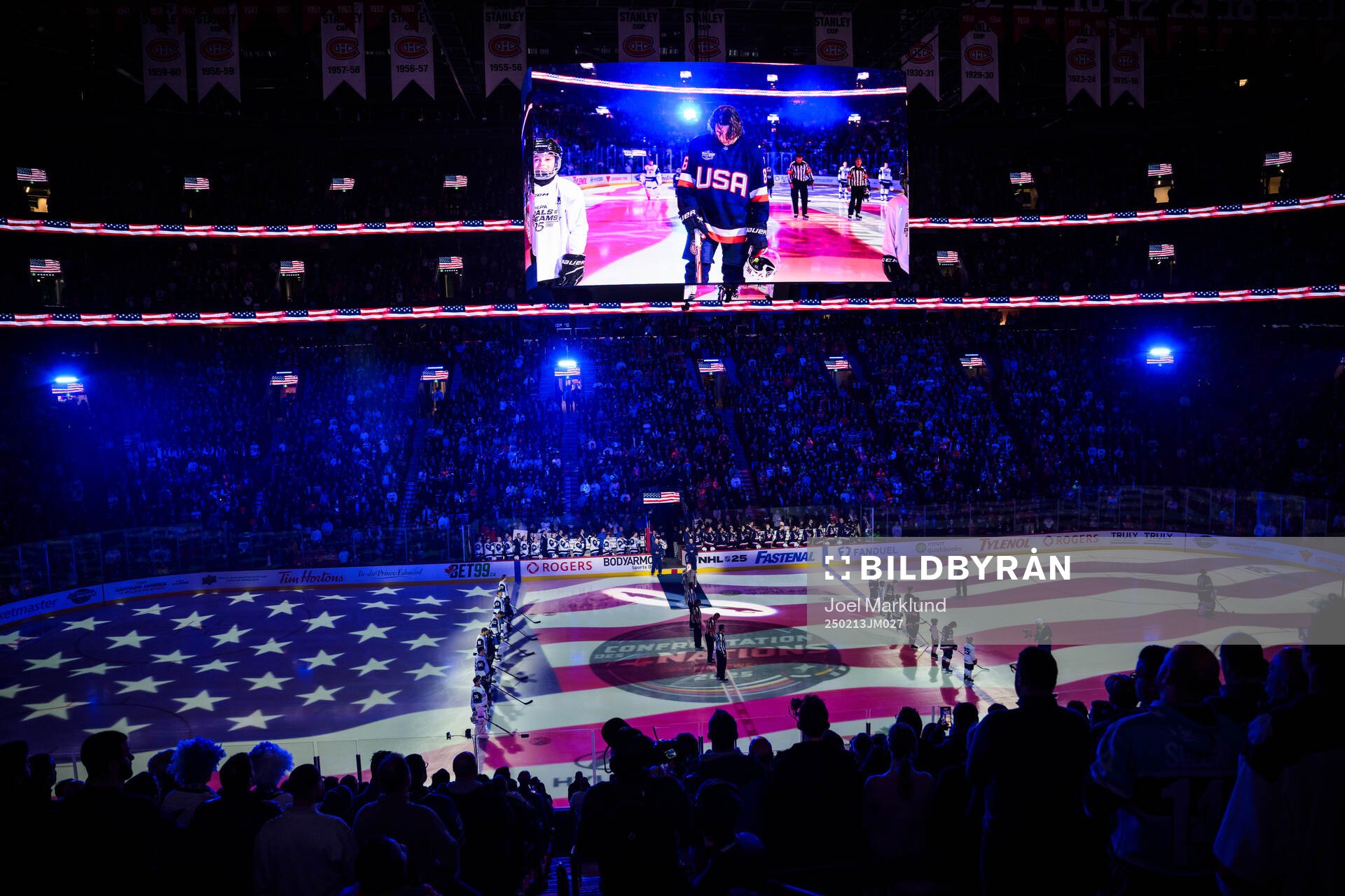 The national anthem of USA is being performed
