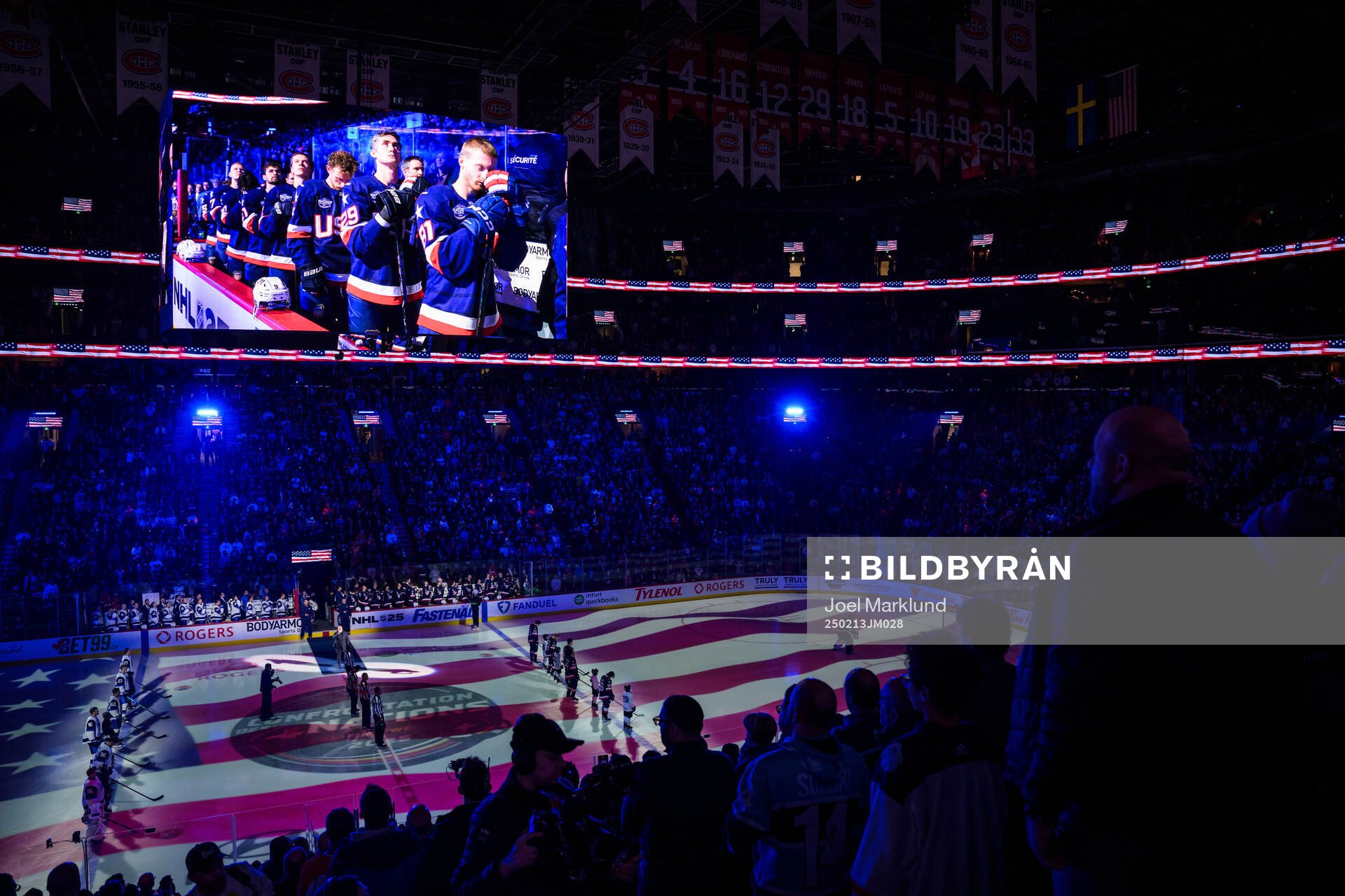The national anthem of USA is being performed