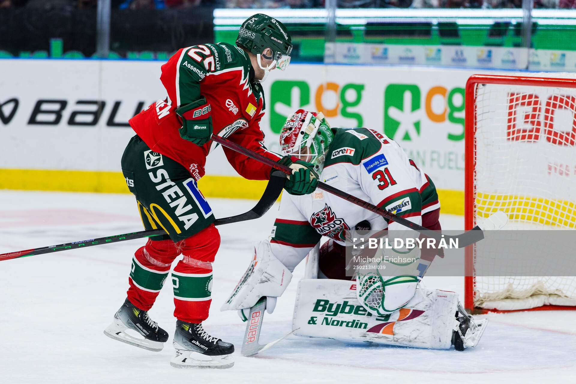 Frölundas Arttu Ruotsalainen och Modos målvakt Olle