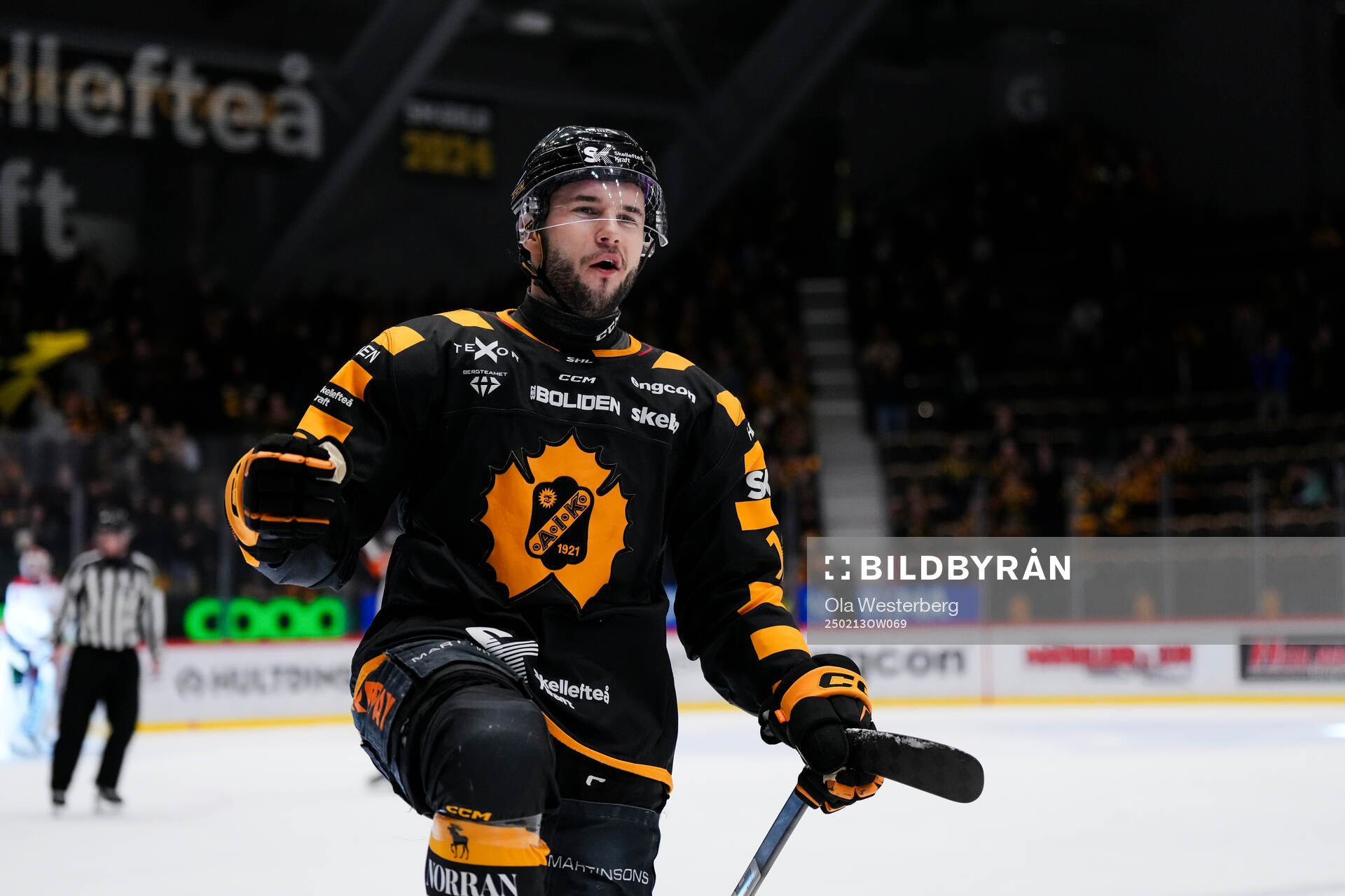 Skellefteås Martins Dzierkals gör 3-2 och jublar