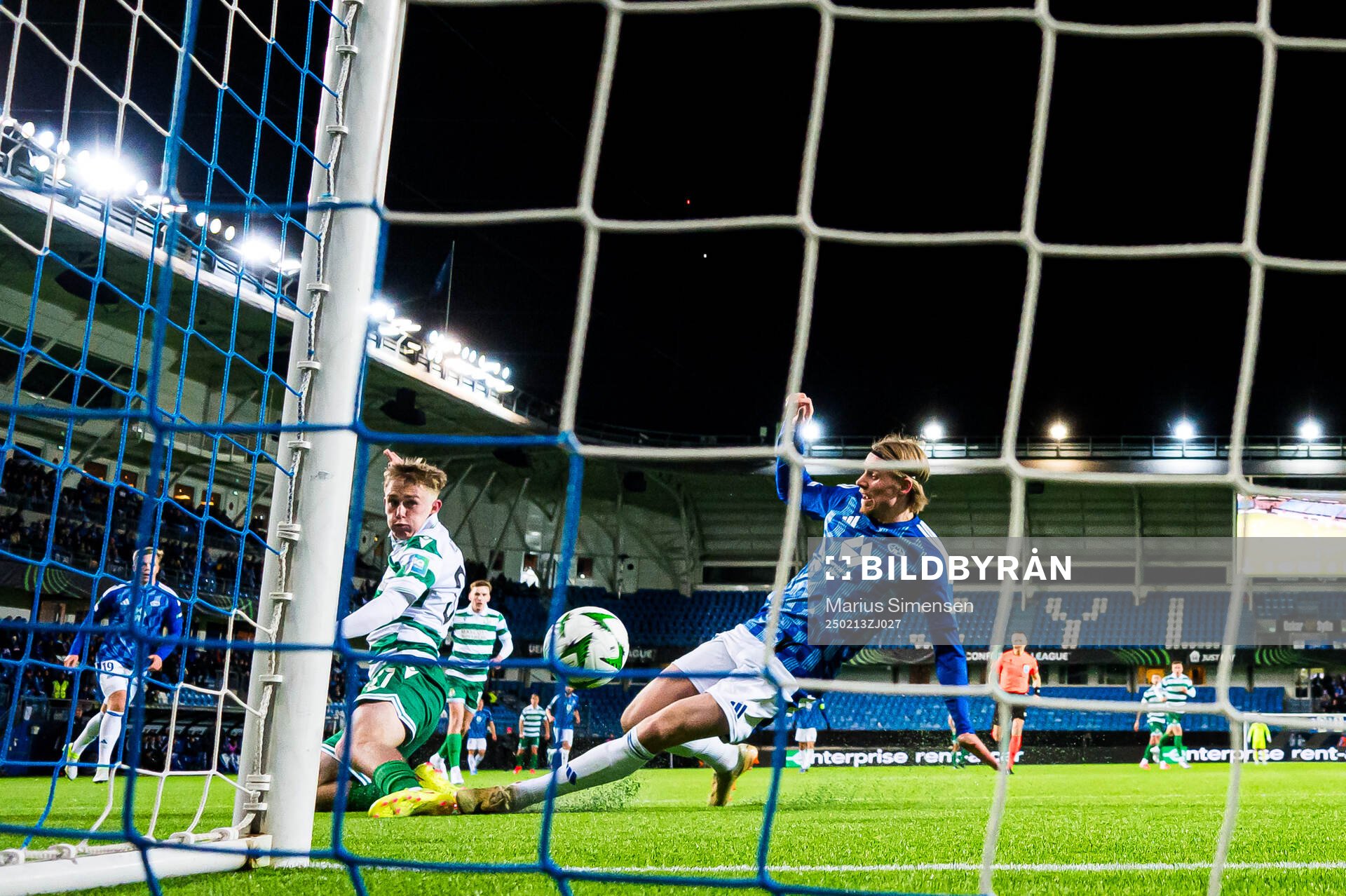 Michael Noonan of Shamrock Rovers scores the 0-1 goal