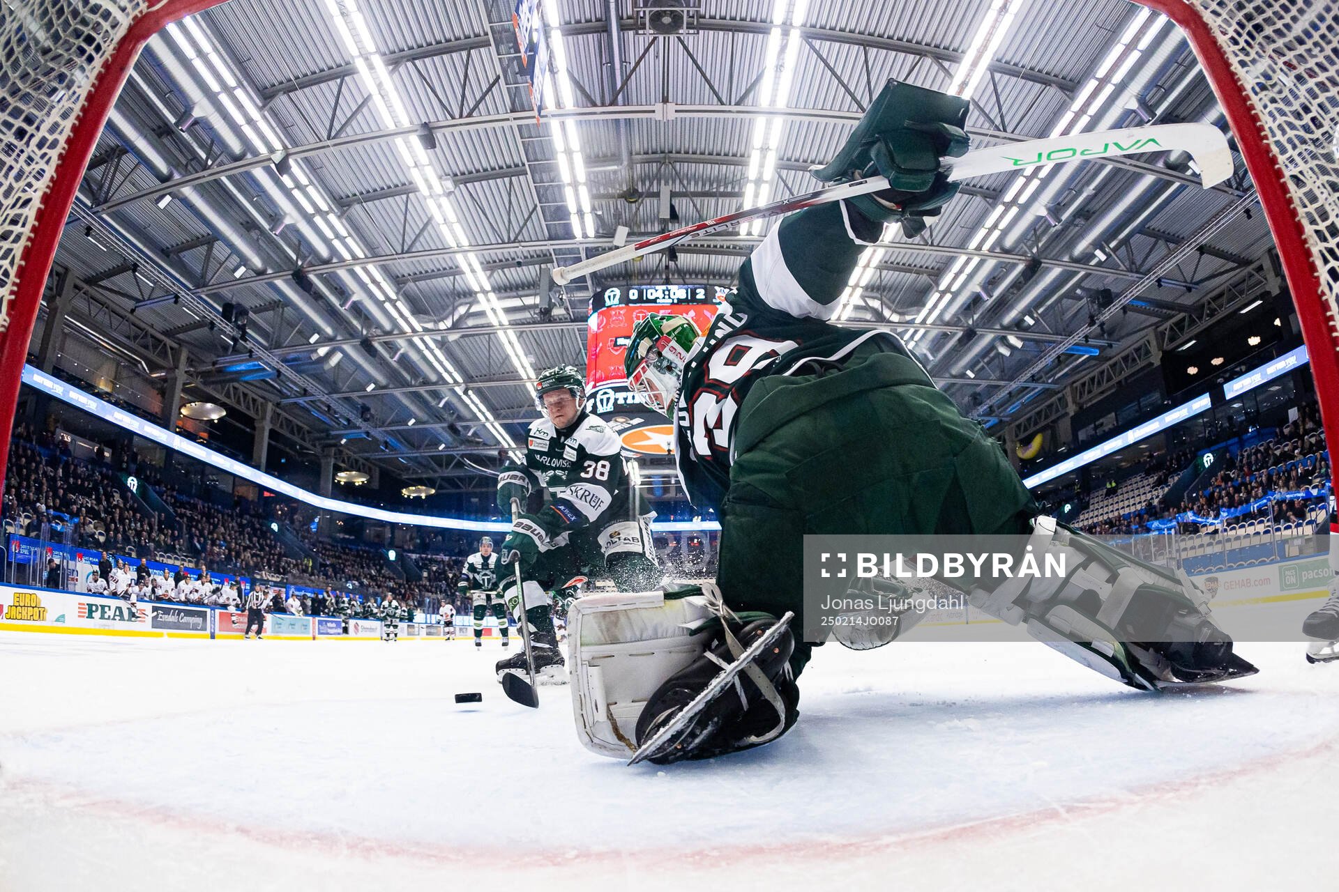 Tingsryds Teemu Tallberg och målvakt Emil Cederlund
