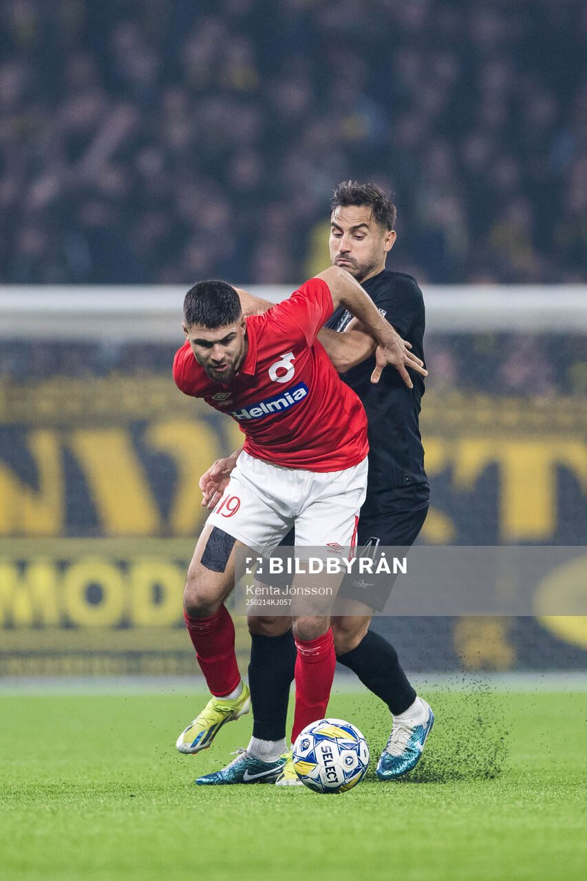 Degerfors Omar Faraj och AIKs Sotirios Papagiannopoulos