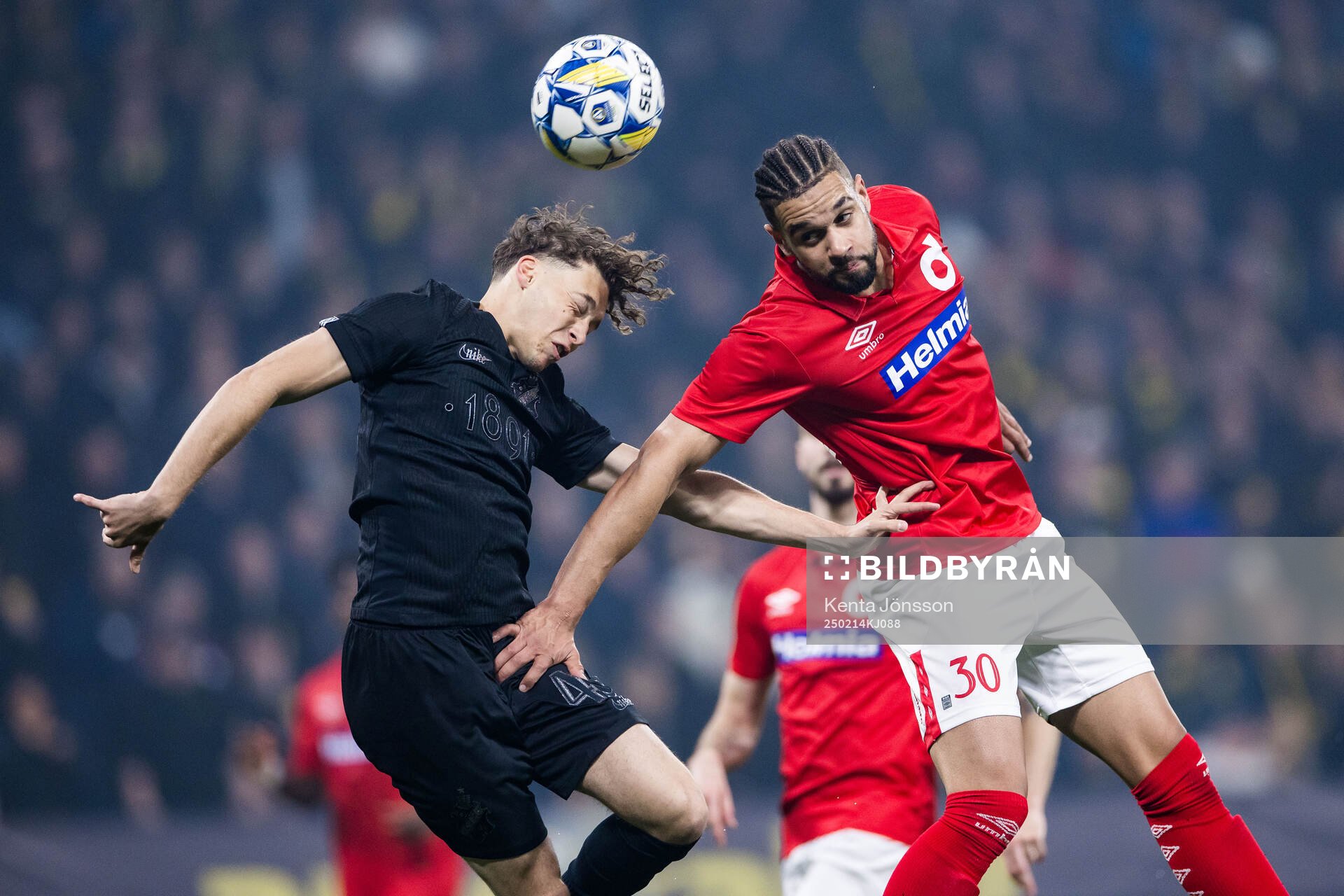 AIKs Victor Andersson och Degerfors Bernardo Morgado