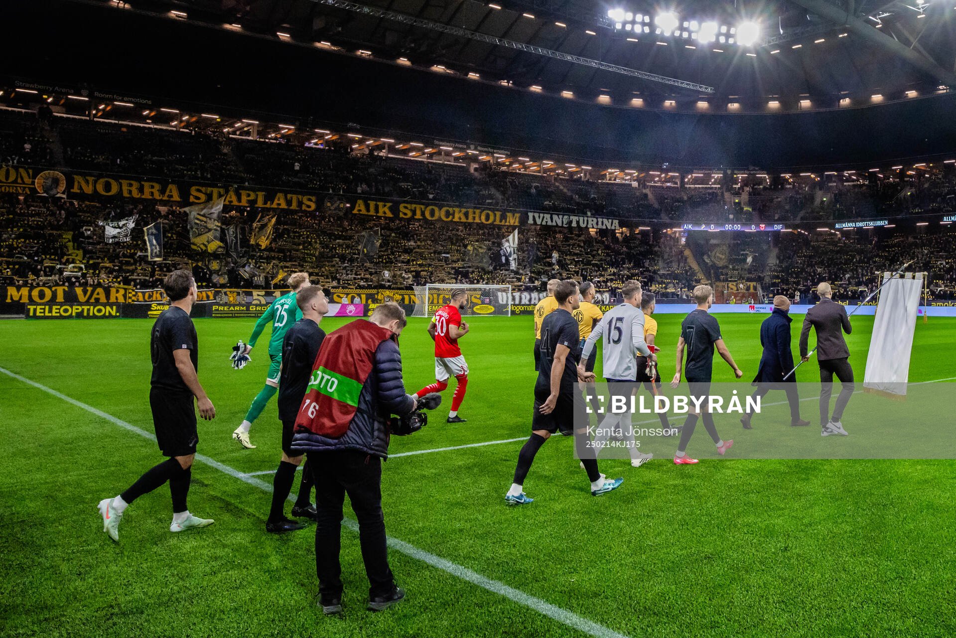 Strawberry Arena med AIKs och Degerfors spelare