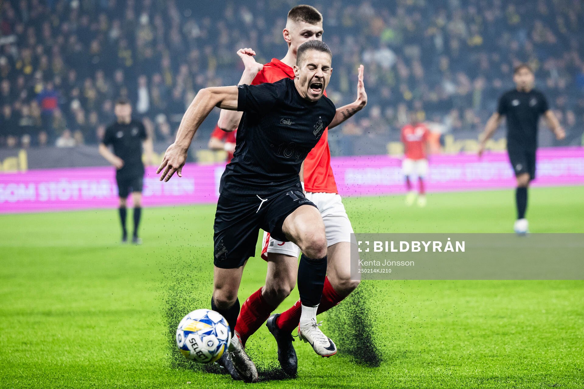 AIKs Dino Besirovic och Degerfors Adi Fisic