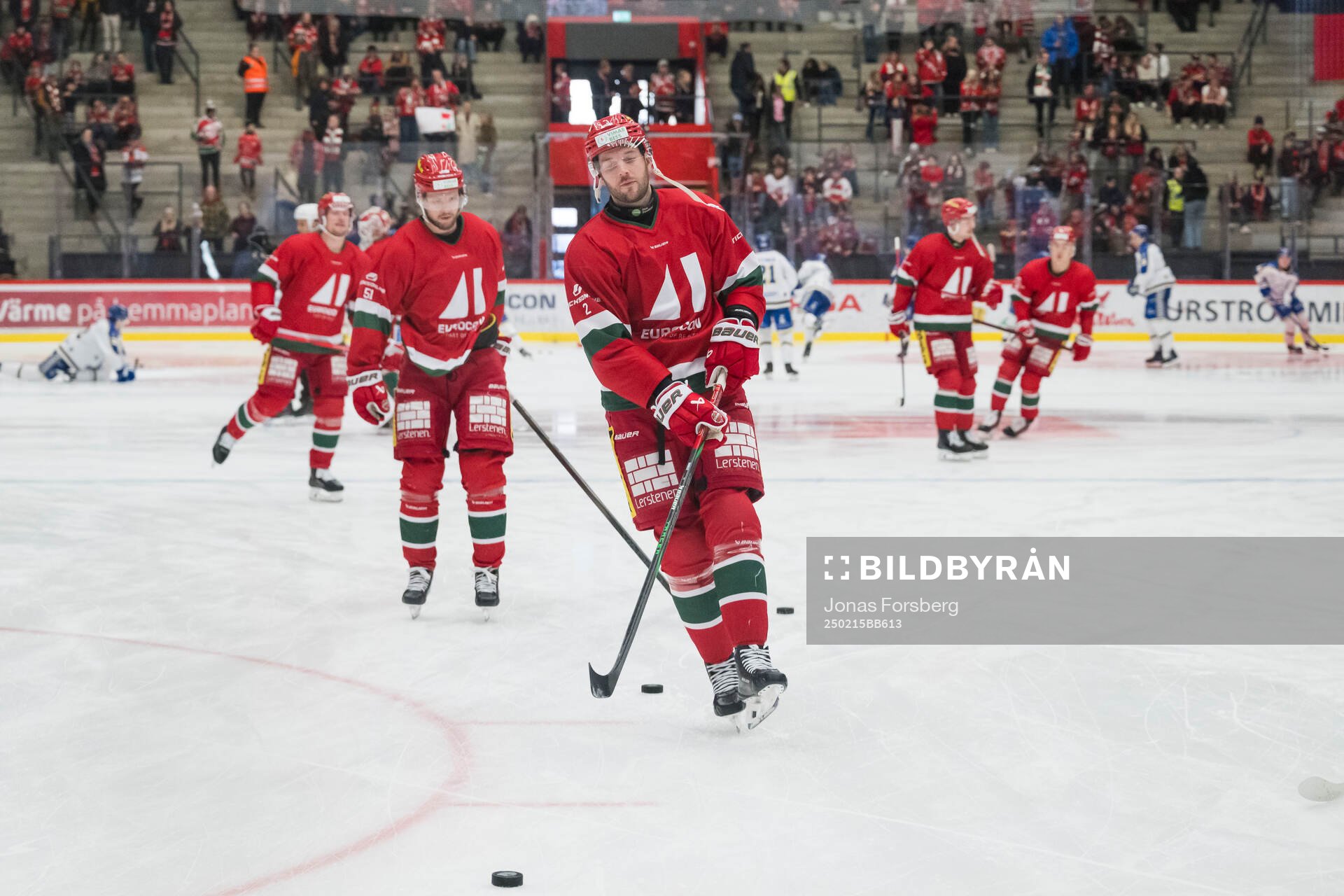 Modos David Rundblad innan ishockeymatchen i SHL mellan