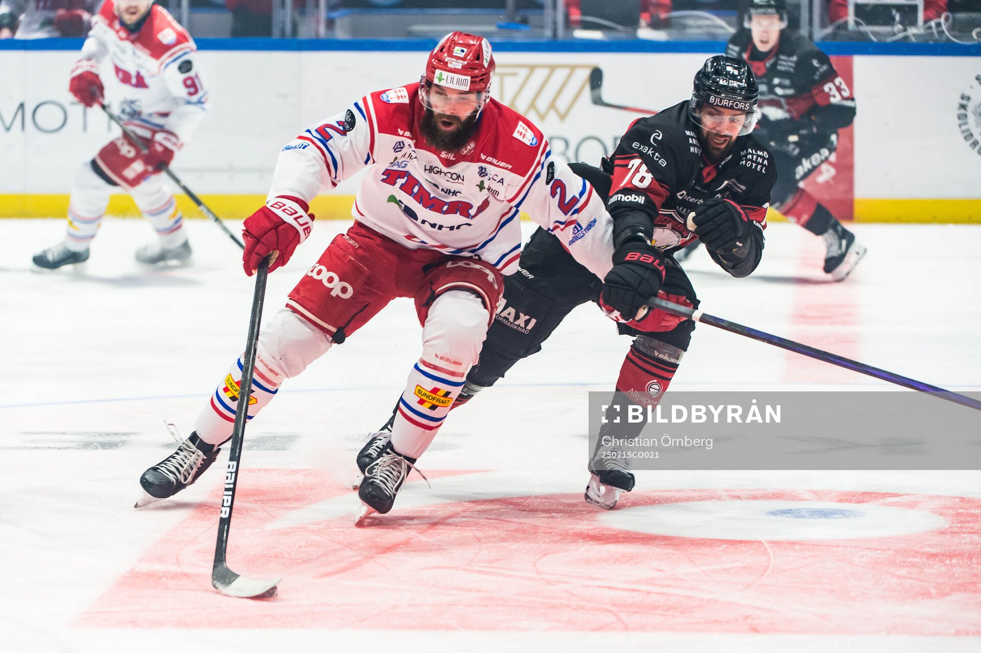 Timrås Per Svensson och Malmö Redhawks Robin Hanzl