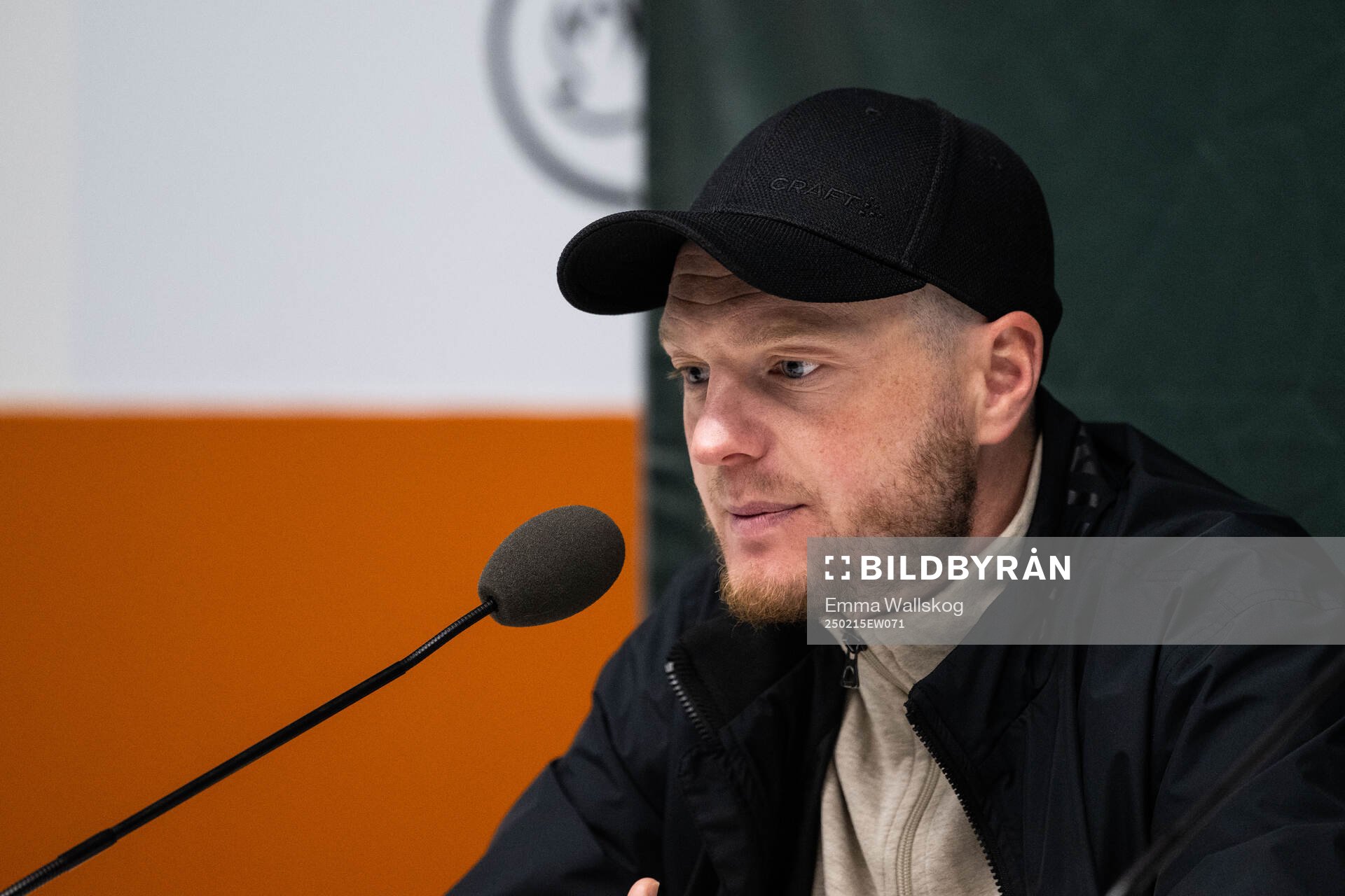 Hammarbys tränare Kim Hellberg under presskonferensen efter fotbollsmatchen i Svenska Cupen mellan Hammarby och Varberg den 15 februari 2025 i Stockholm.