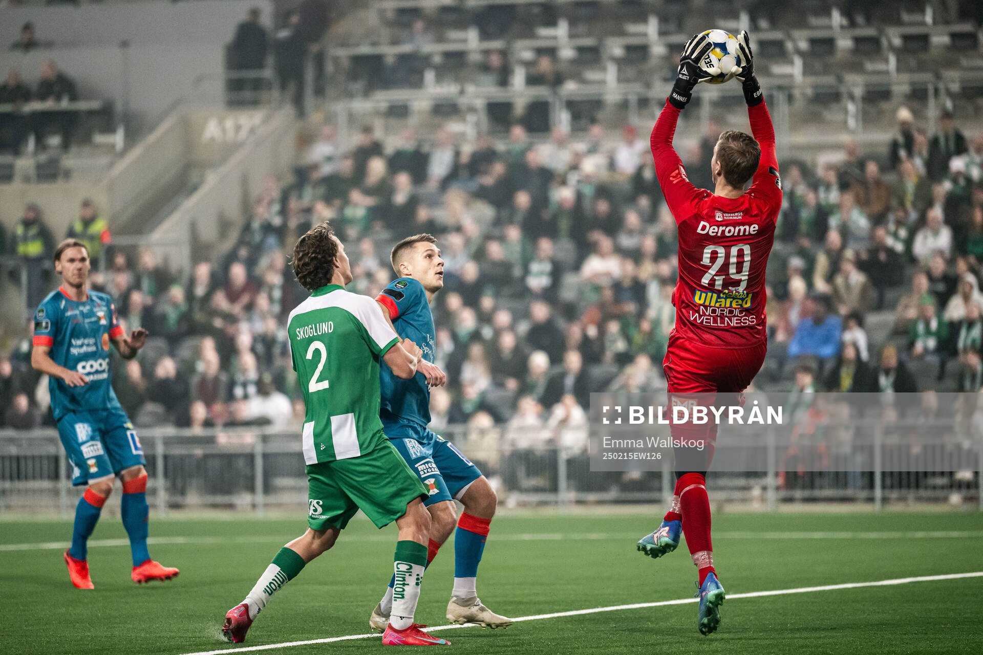 Hammarbys Hampus Skoglund mot Varbergs Gustav Broman och