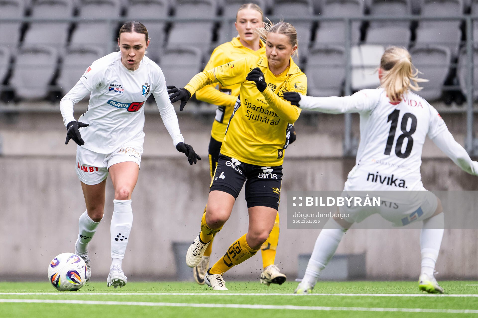 Växjö DFFs Larkin Russel och Elfsborgs Alice Broman