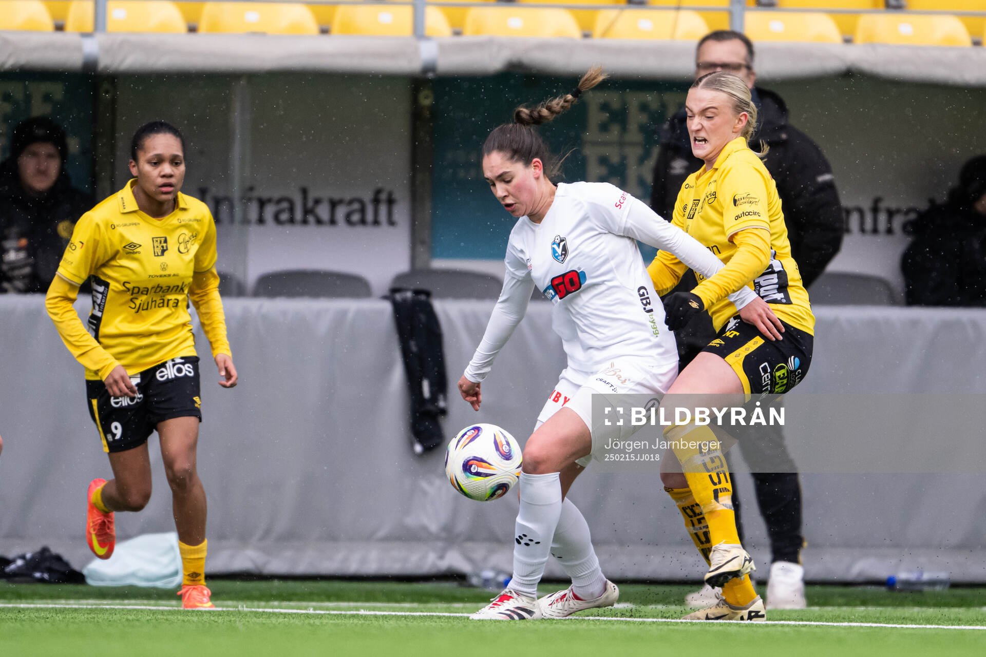 Växjö DFFs Bryndis Arna Nielsdottir och Elfsborgs Frida