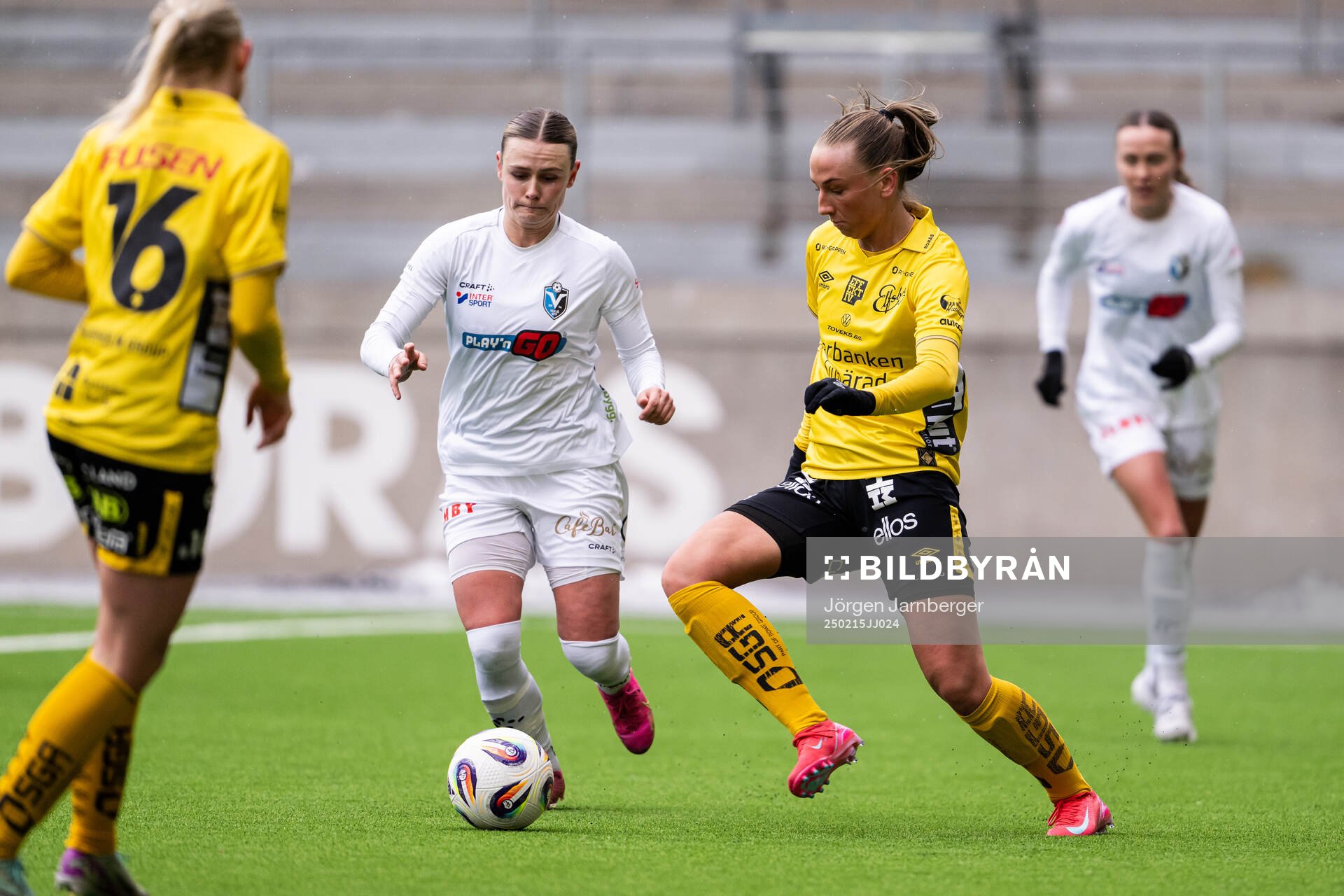 Växjö DFFs Maja Bodin och Elfsborgs Stina Jensen